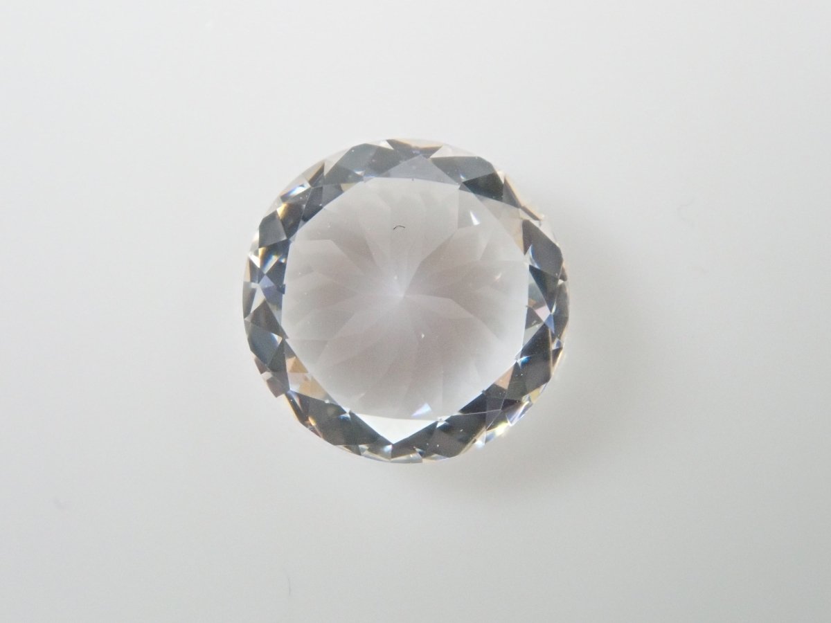 【サンジェ氏】YAG(イットリウムアルミニウムガーネット) 6.5mm/1.774ctルース - カラッツSTORE