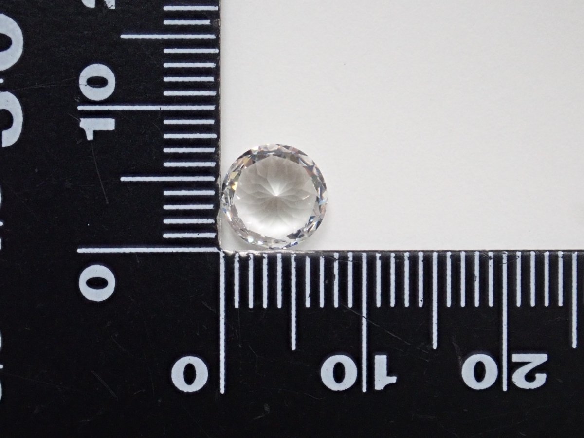 YAG(イットリウムアルミニウムガーネット) 7.3mm./2.150ctルース - カラッツSTORE