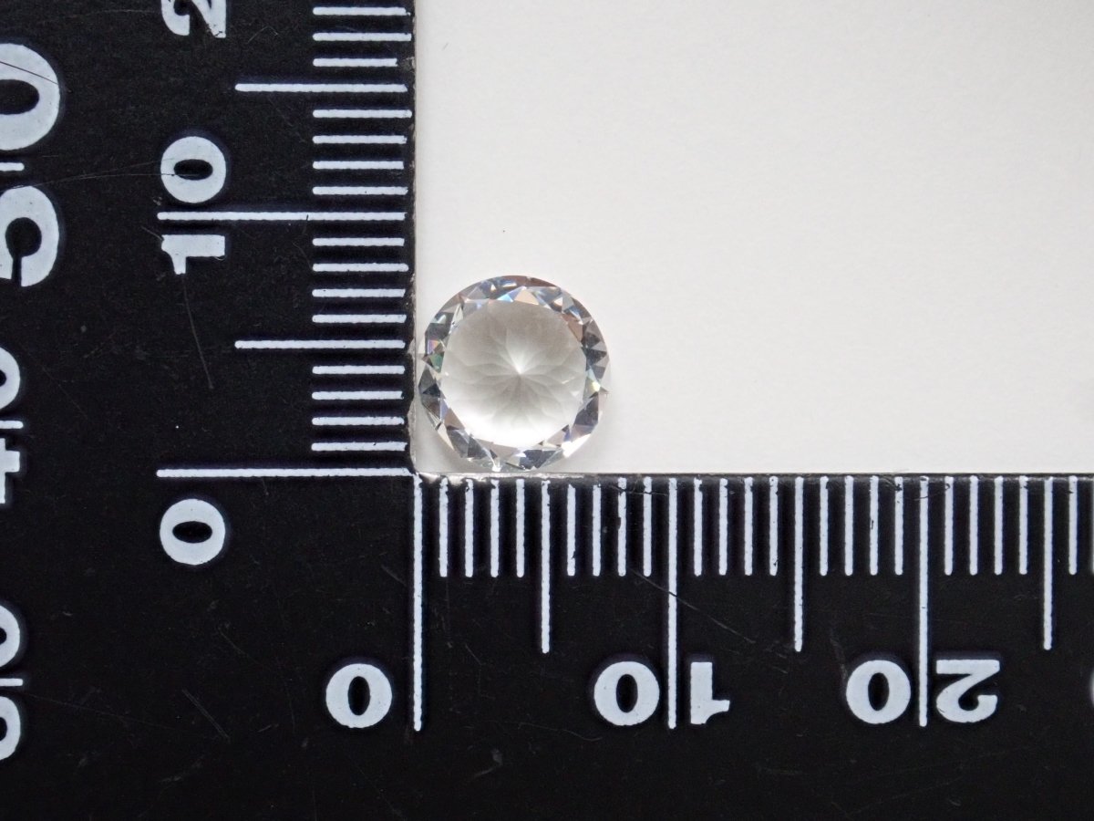 YAG(イットリウムアルミニウムガーネット) 7.5mm/2.410ctルース - カラッツSTORE