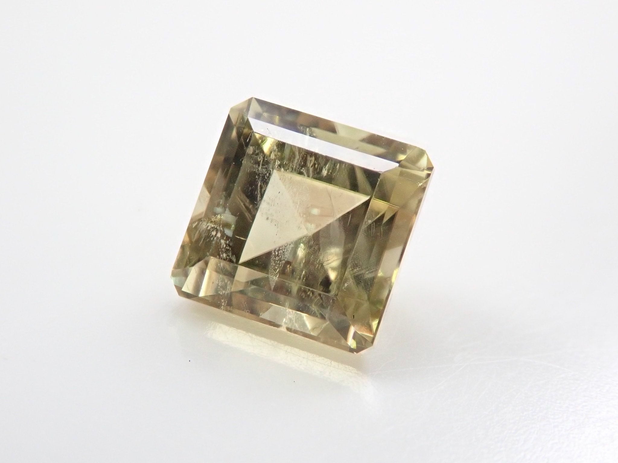 Diaspore 1.425ct loose (zultanite)