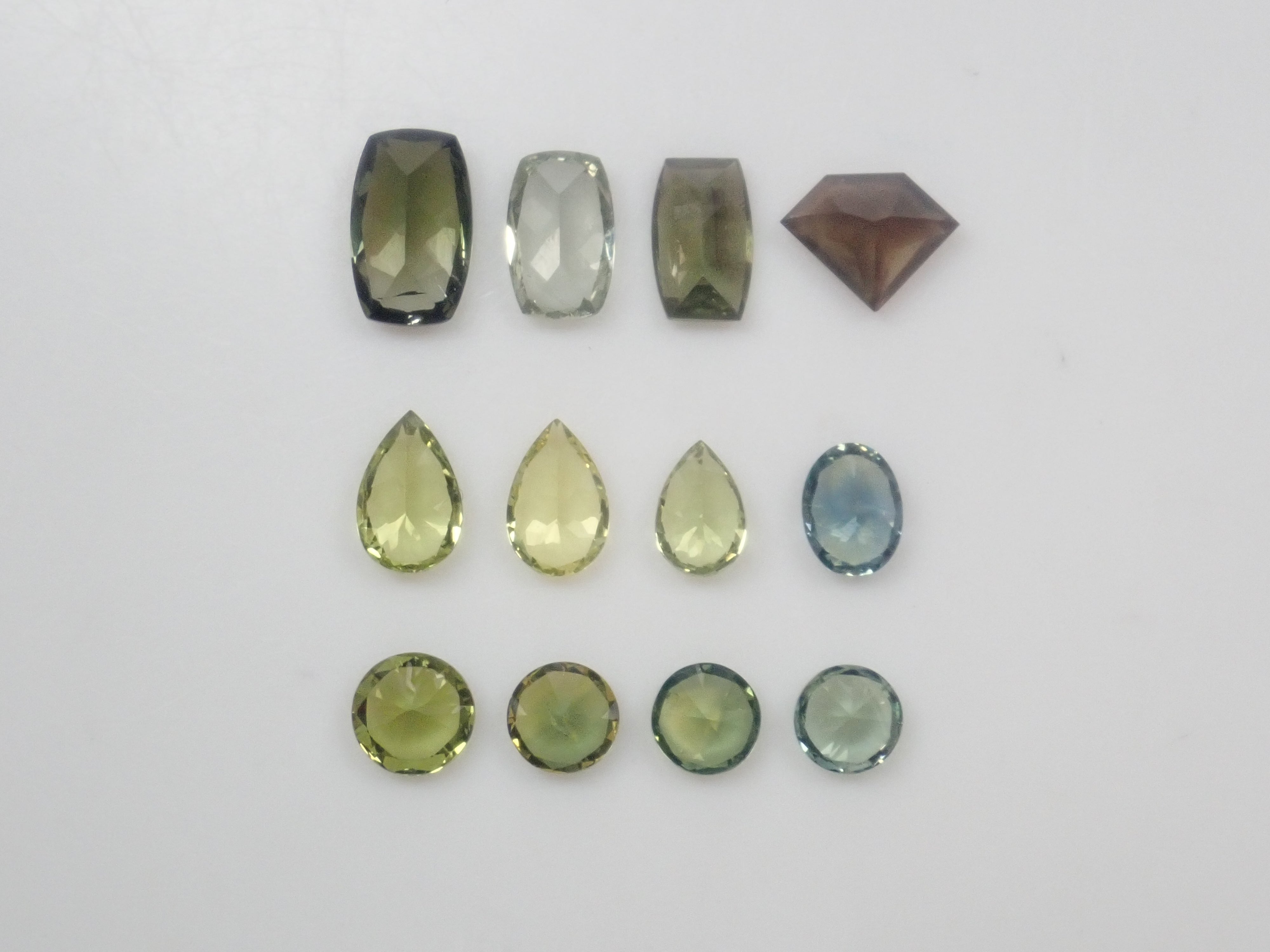 【9/15 22時販売】《限定22石》サファイアガチャ（さくらインカット＆さくらシェイプも含む,おまけでホットピンクサファイア1石）《複数購入割引有》