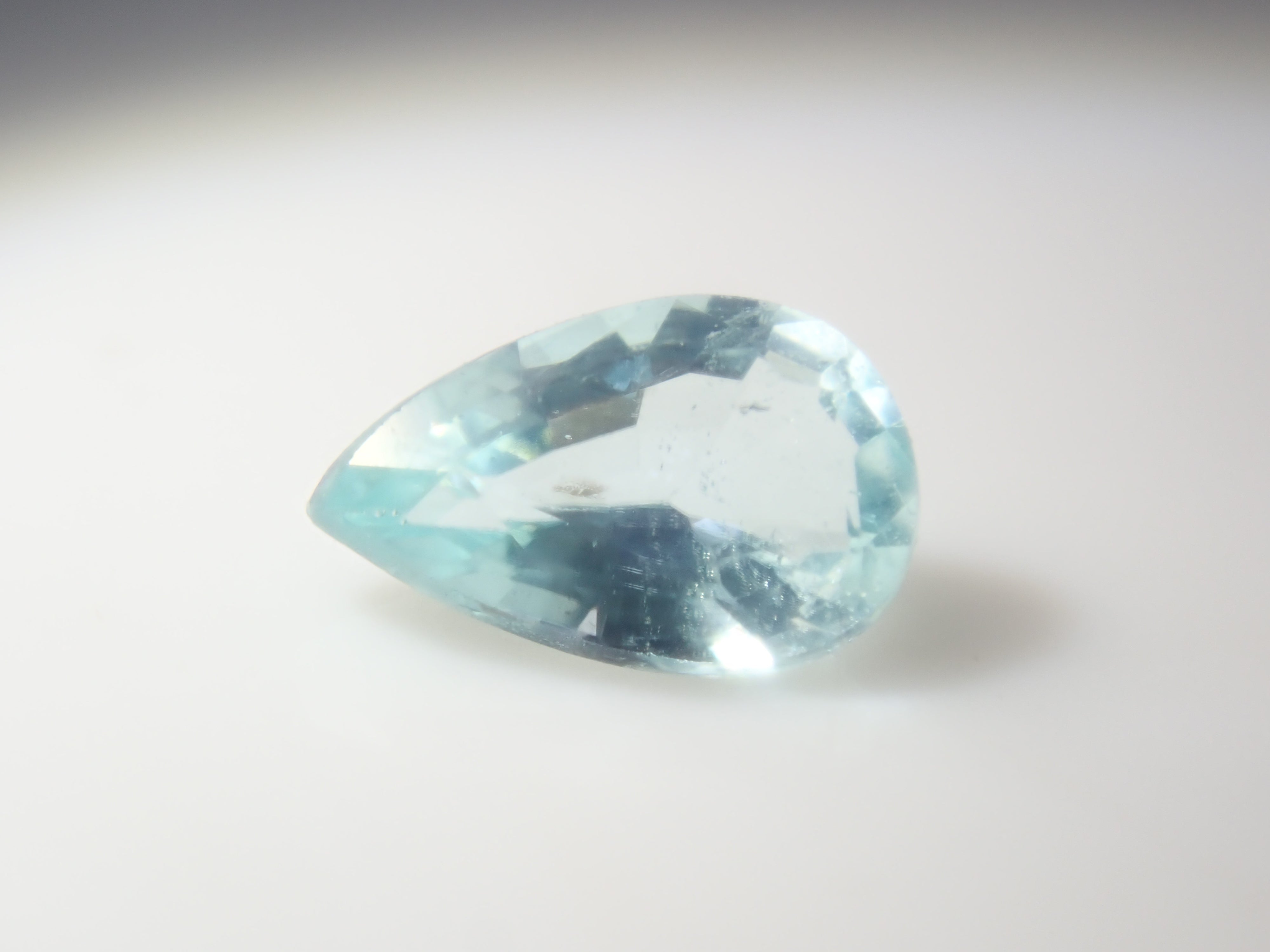 【2/8 22時販売】《限定16石》ブルー石ガチャ（バイカラーベニトアイト・ブラジル産パライバトルマリン、サンタマリアアクアマリンなど）《複数購入割引有》