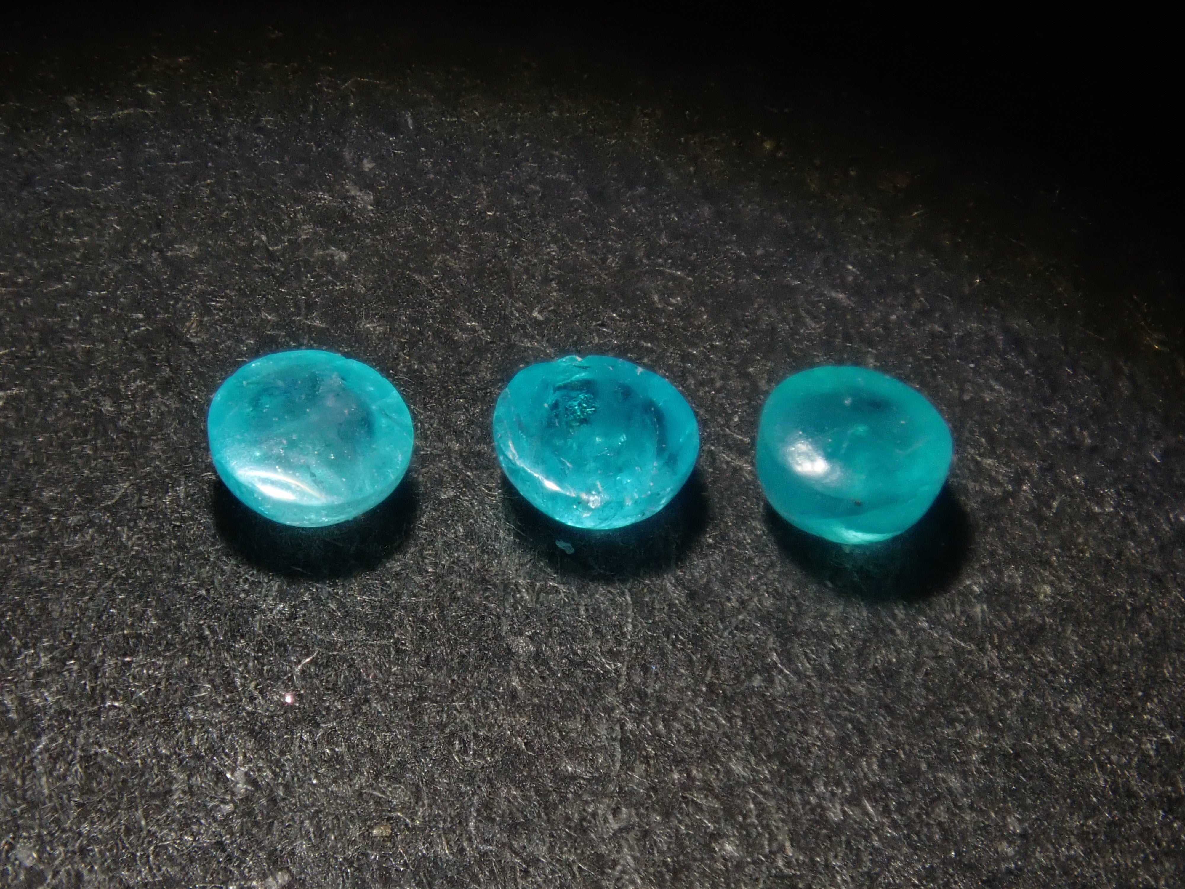 【2/8 22時販売】《限定16石》ブルー石ガチャ（バイカラーベニトアイト・ブラジル産パライバトルマリン、サンタマリアアクアマリンなど）《複数購入割引有》