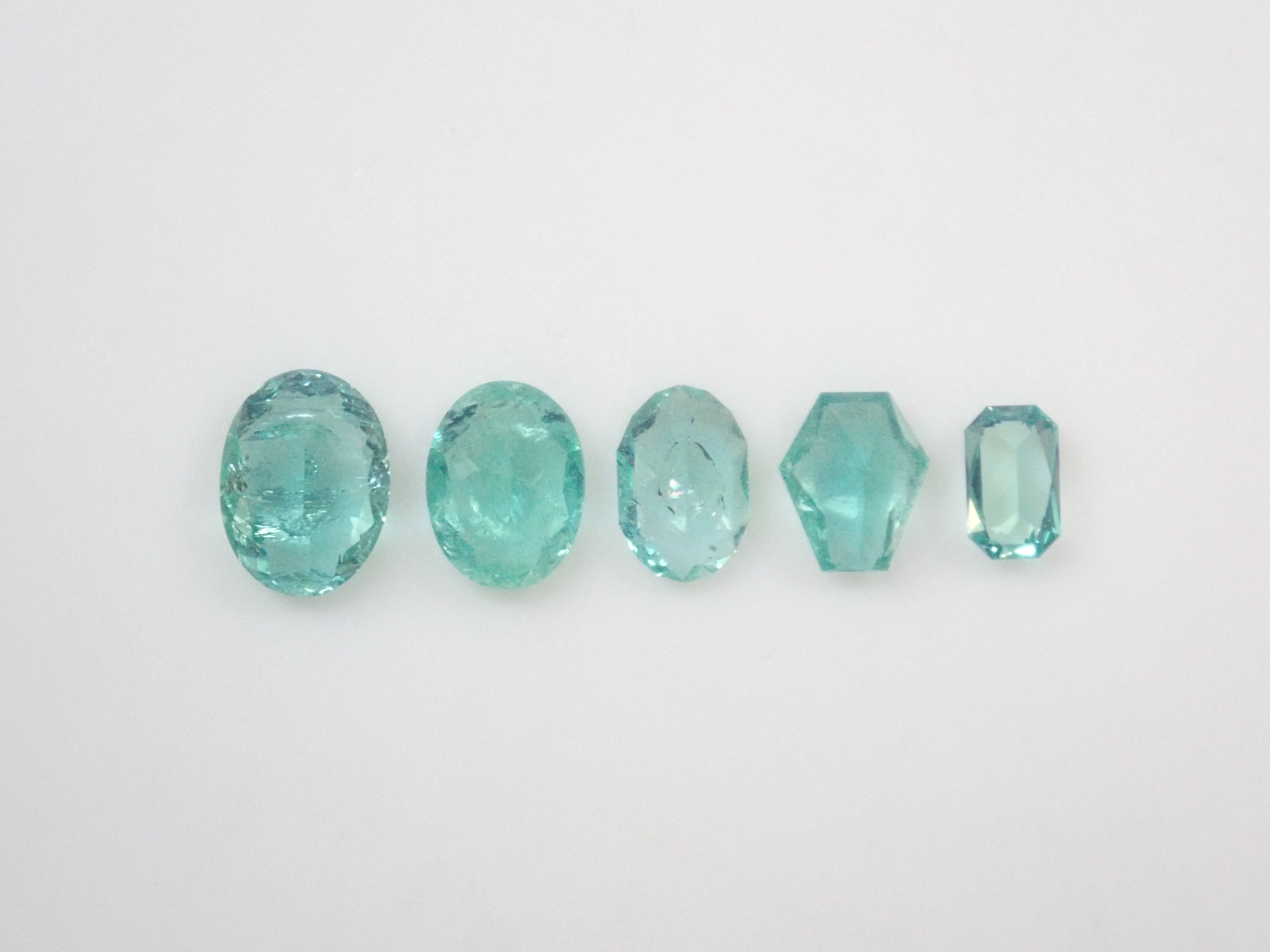 【2/7  22時販売】《限定16石》ロシア産ノンオイルエメラルド等含む💎エメラルドガチャ（エメラルドキャッツアイや特殊カット含む）《複数購入割引有》