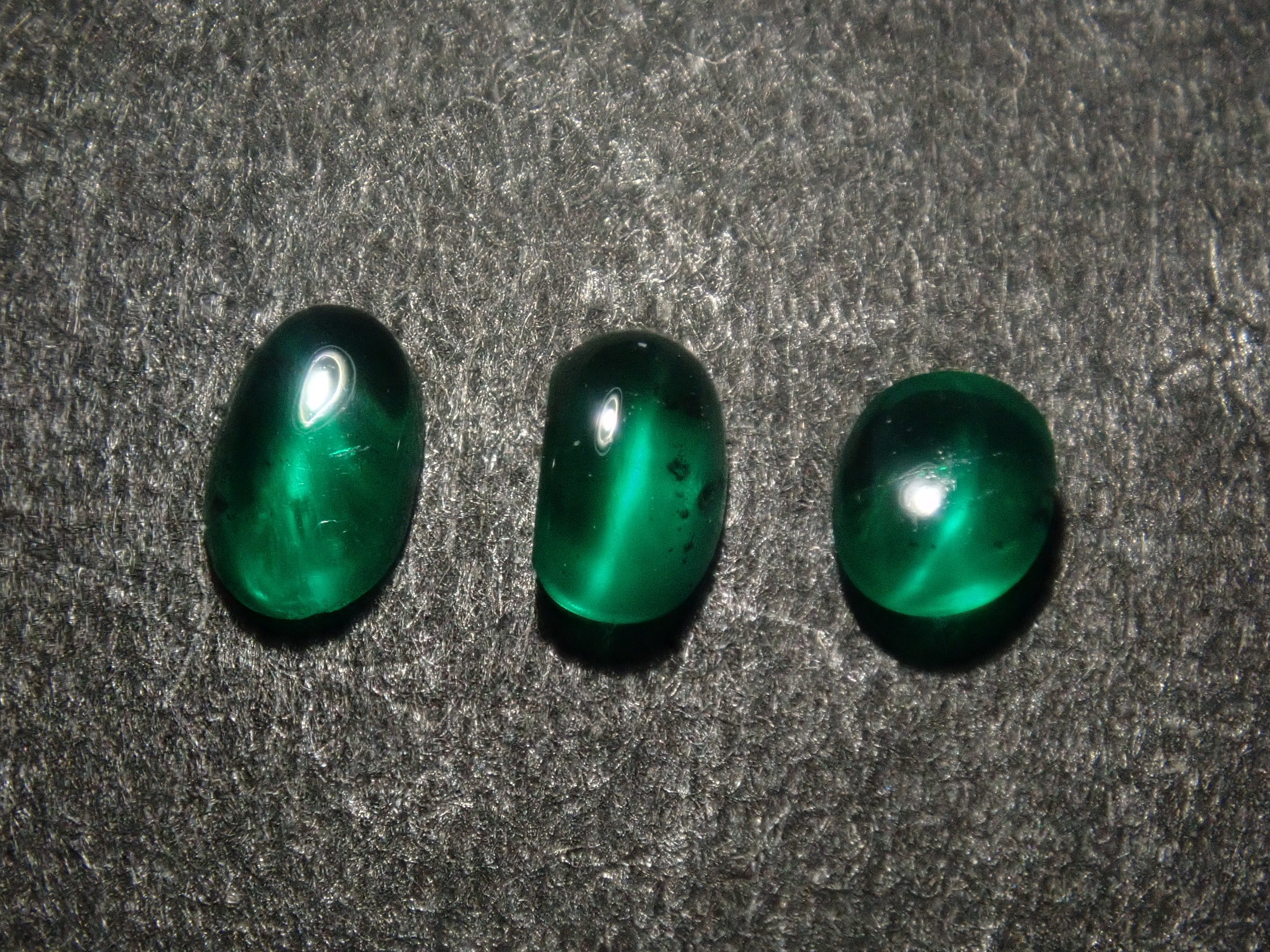 【2/7  22時販売】《限定16石》ロシア産ノンオイルエメラルド等含む💎エメラルドガチャ（エメラルドキャッツアイや特殊カット含む）《複数購入割引有》