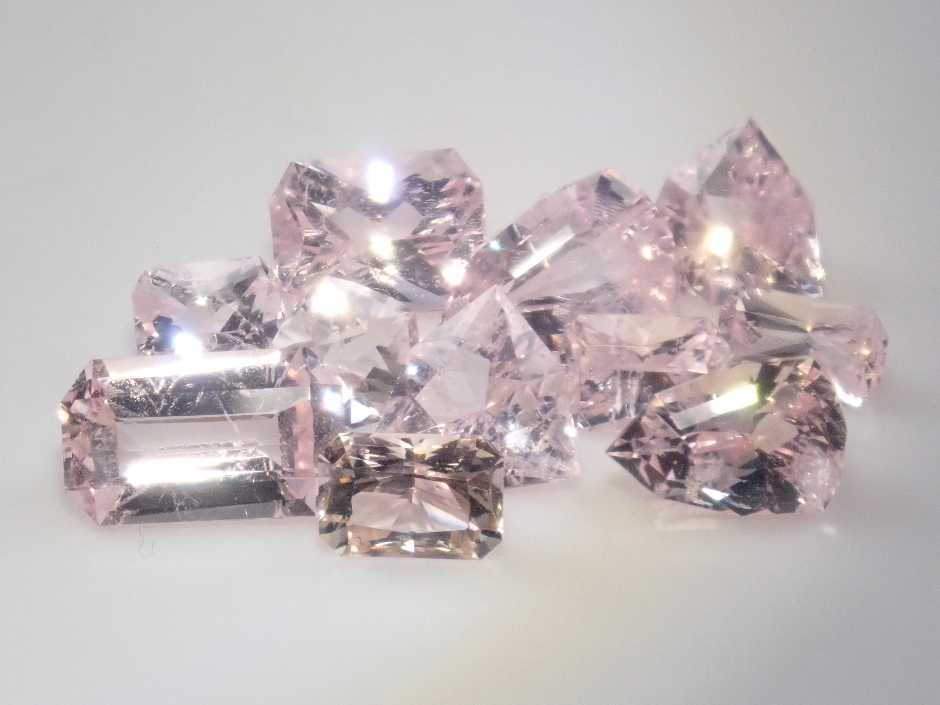 【2/8 22時販売】《限定13石》シミズ貴石様ダンデライオンカットの7mmモルガナイト含む💎モルガナイトガチャ《複数購入割引有》