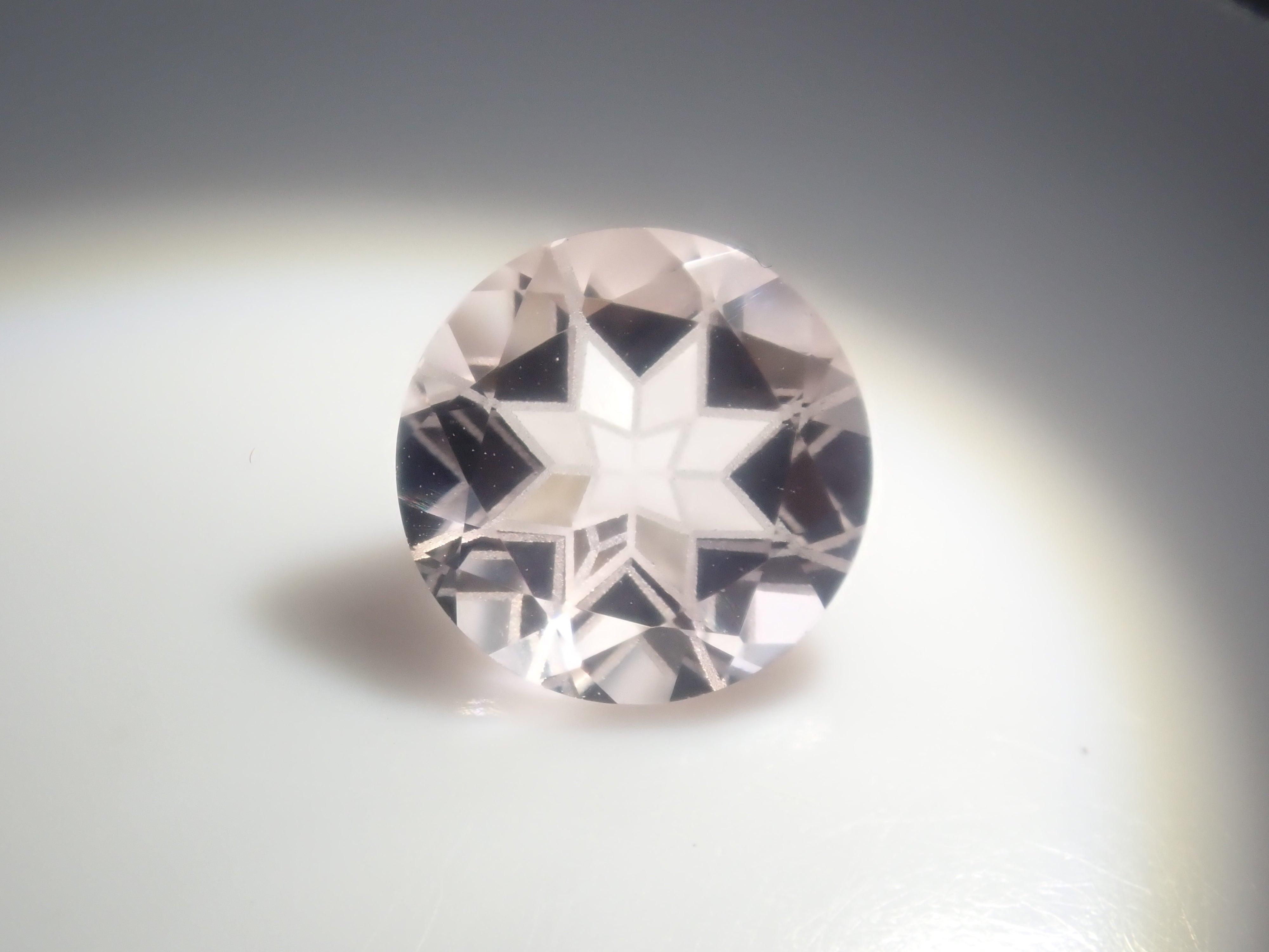 限定13石》シミズ貴石様ダンデライオンカットの7mmモルガナイト含む