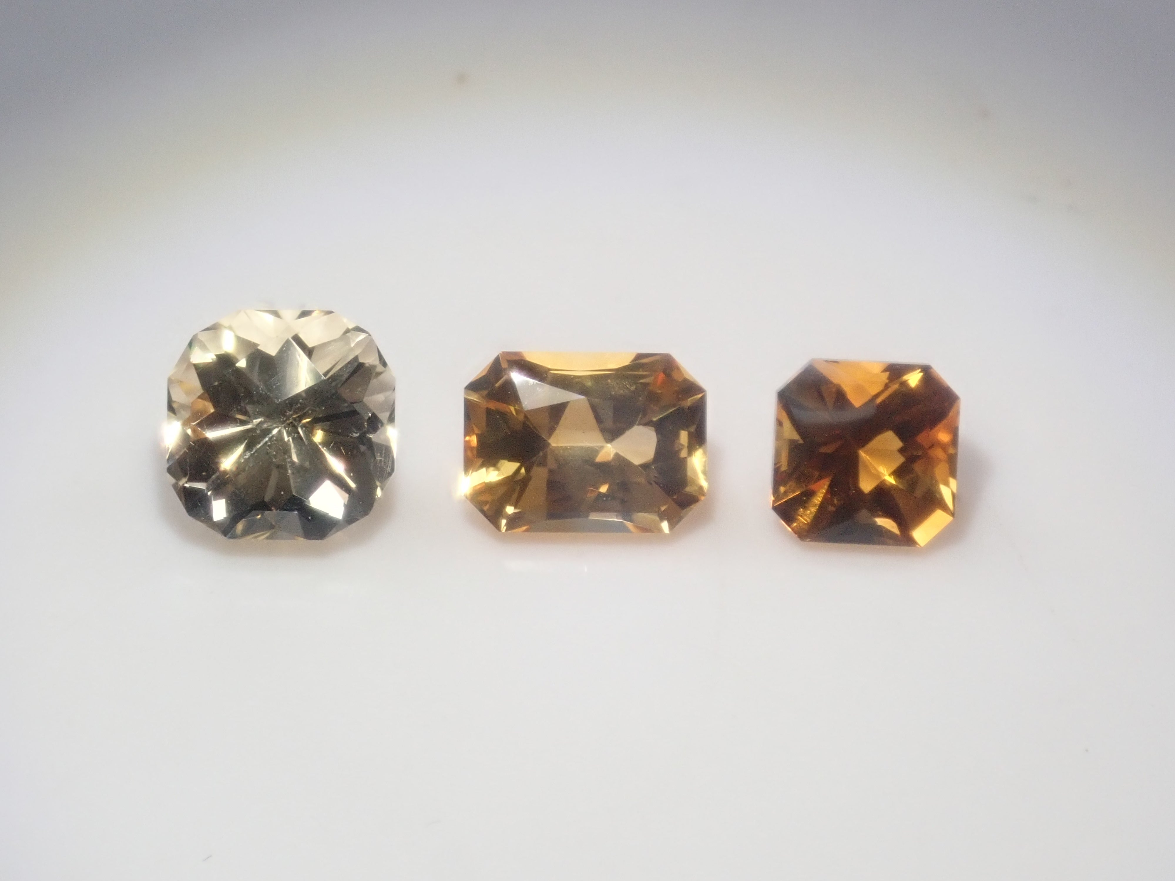 【2/21 22時販売】《限定9石》通常29,800円の甲州貴石切子plus threeを含むシトリンガチャ《複数購入割引有》