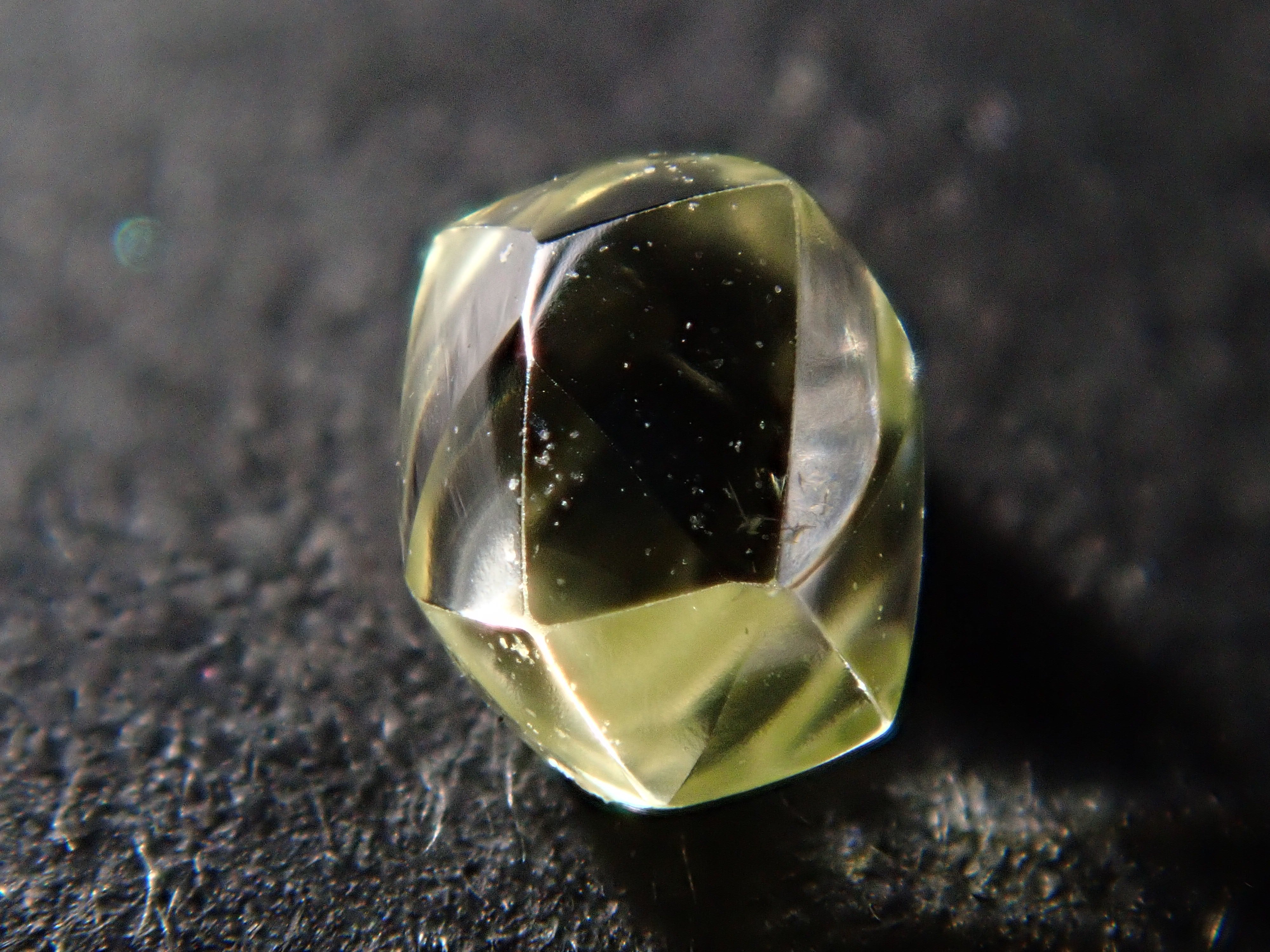 【2/11 22時販売】ダイヤモンド原石（メイカブル） 0.284ct原石