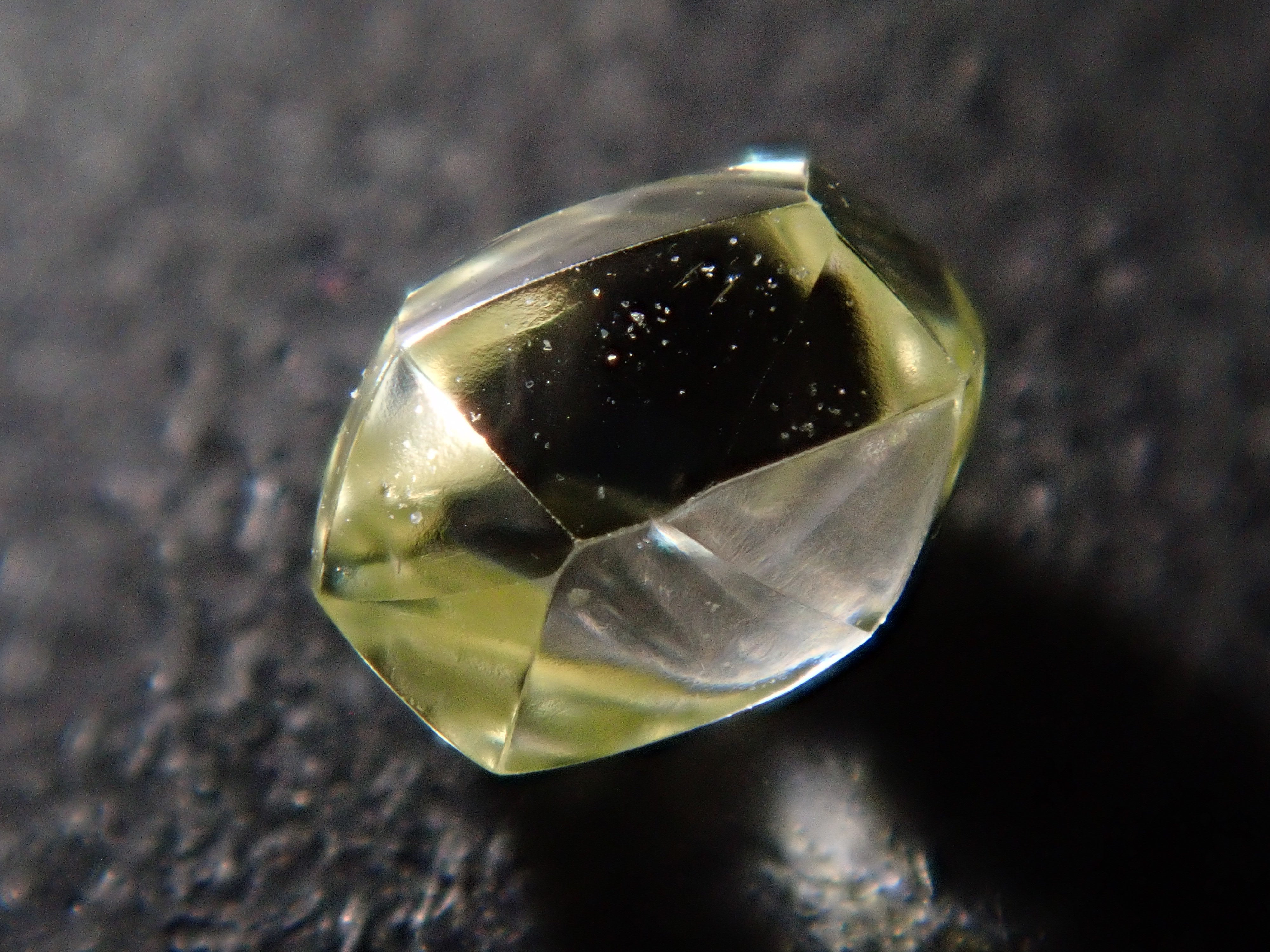 【2/11 22時販売】ダイヤモンド原石（メイカブル） 0.284ct原石