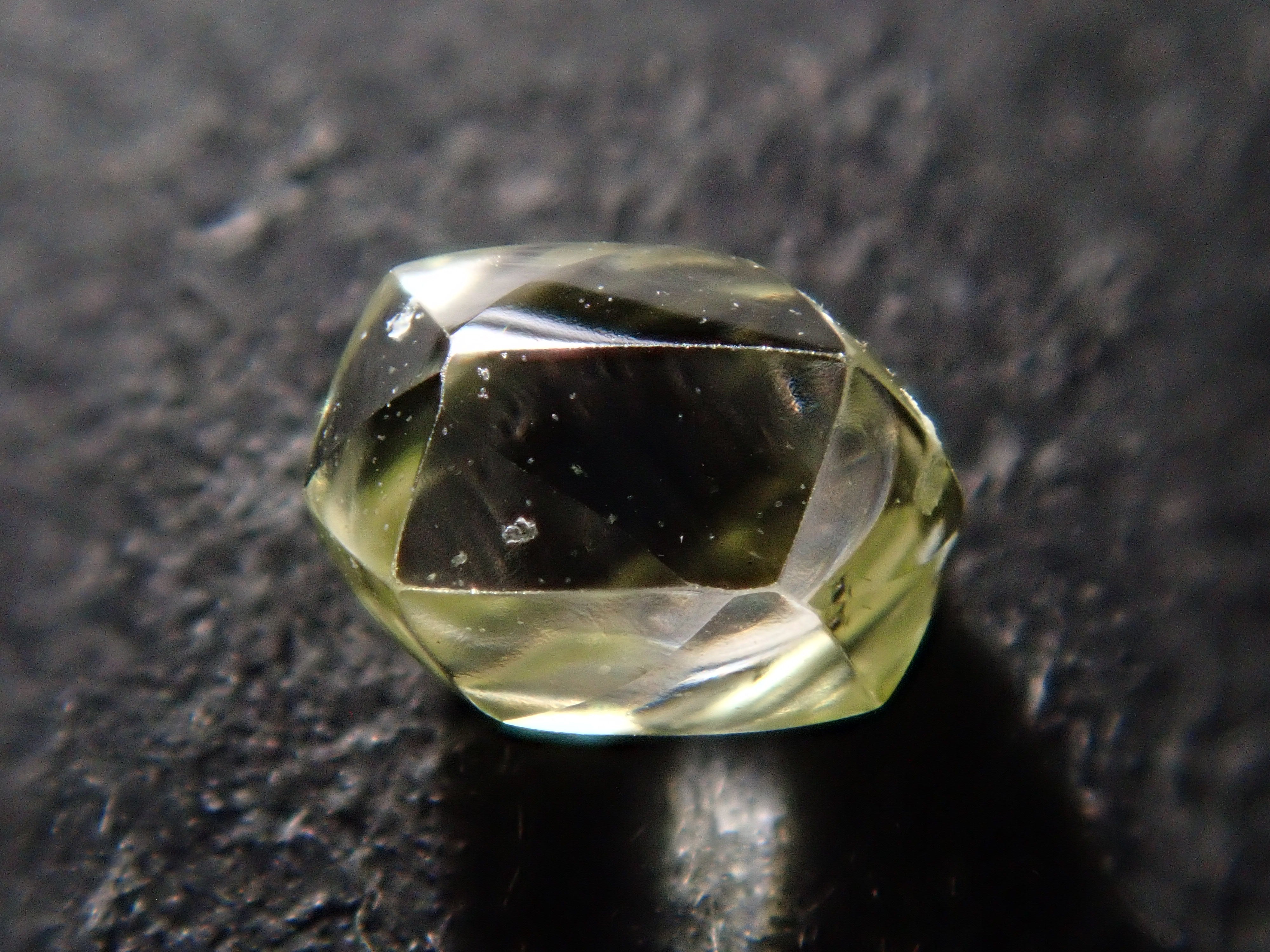 【2/11 22時販売】ダイヤモンド原石（メイカブル） 0.284ct原石