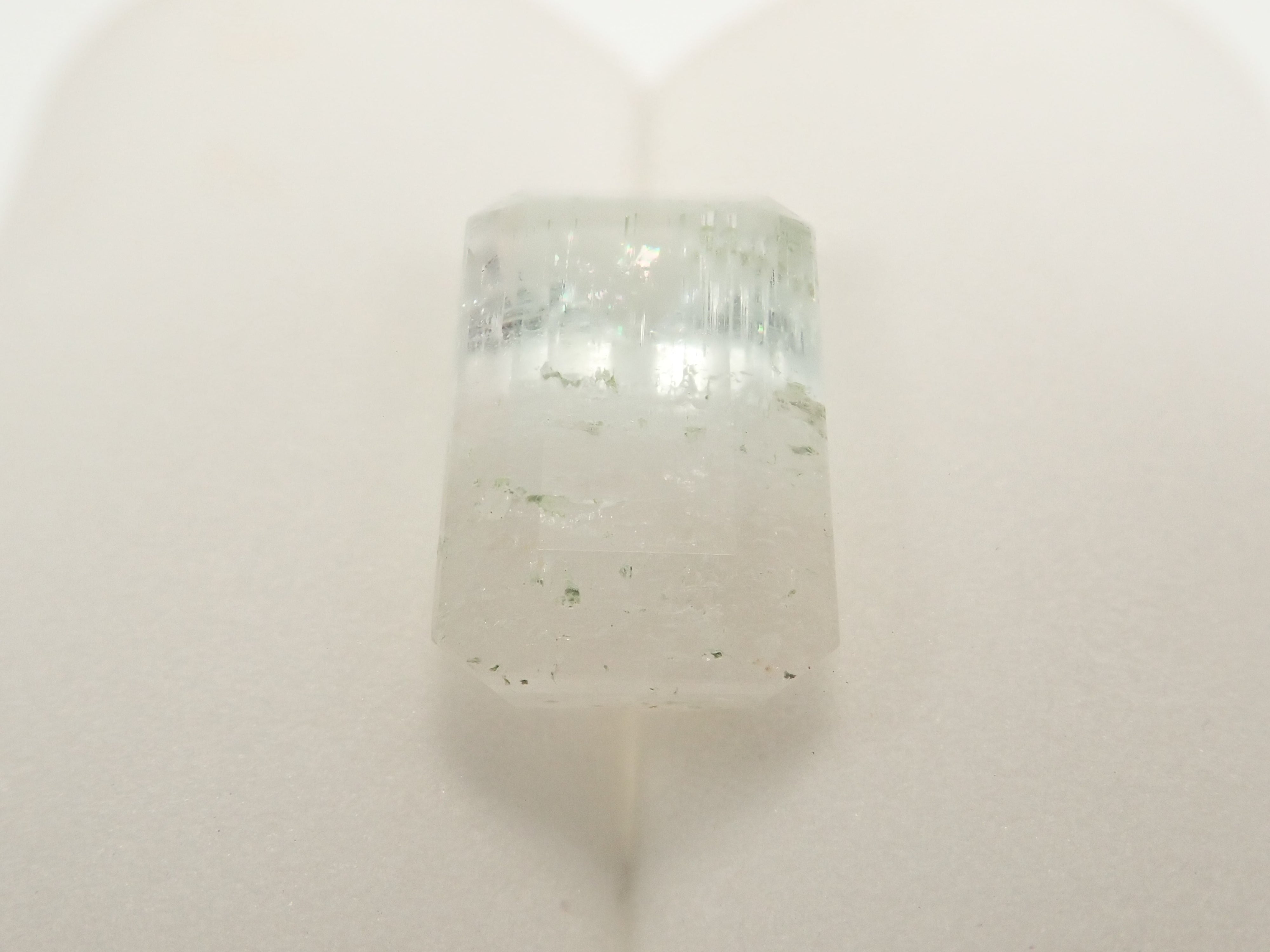 【2/11 22時販売】アフガニスタン産バイカラーベリル 9.100ctルース