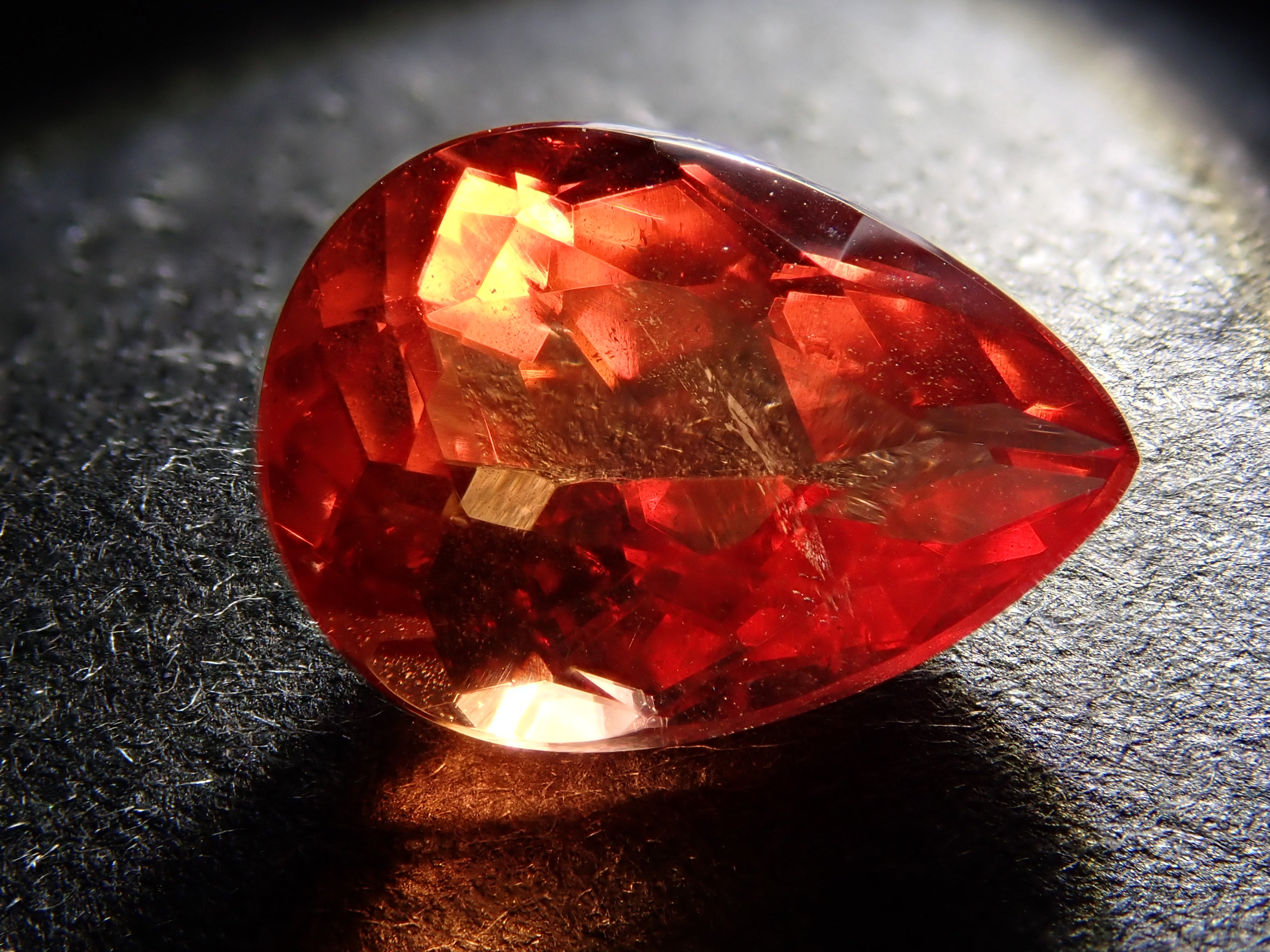 【抽選販売0216_13】南アフリカ産ロードクロサイト 1.820ctルース