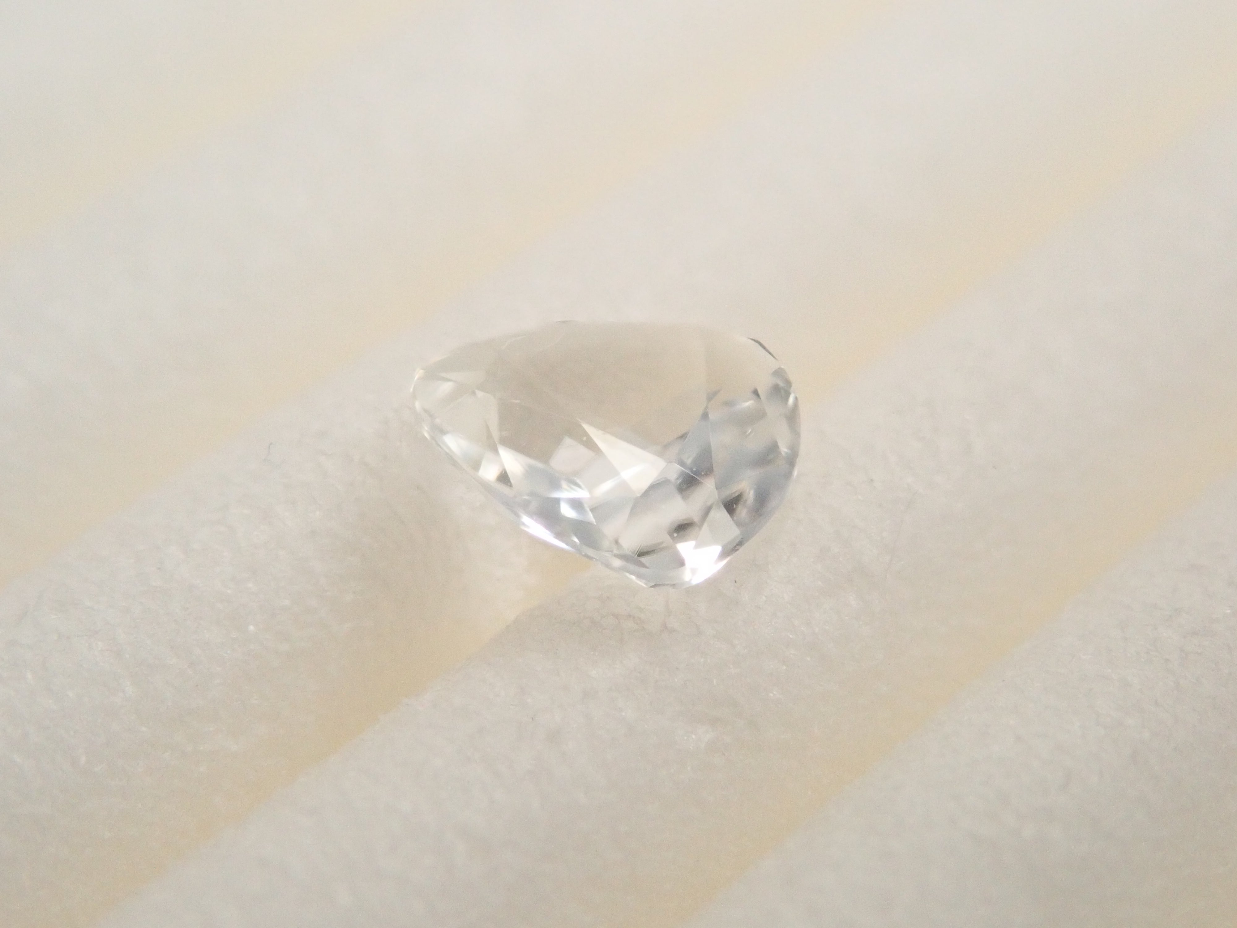 【抽選販売0216_10】スリランカ産フォルステライト 0.231ctルース 日独