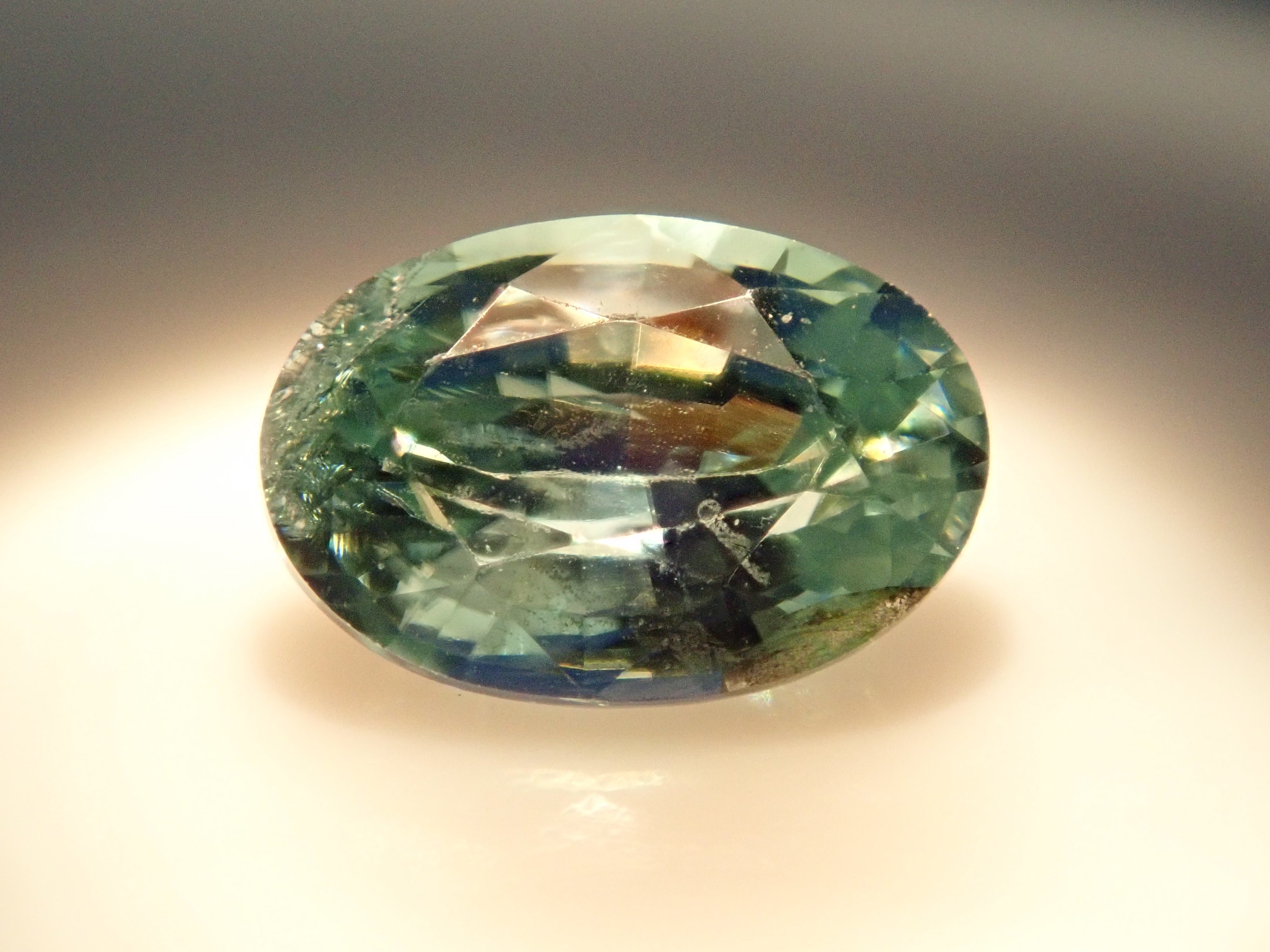 【2/13 22時販売】ミャンマー産カラーチェンジジルコン 0.439ctルース