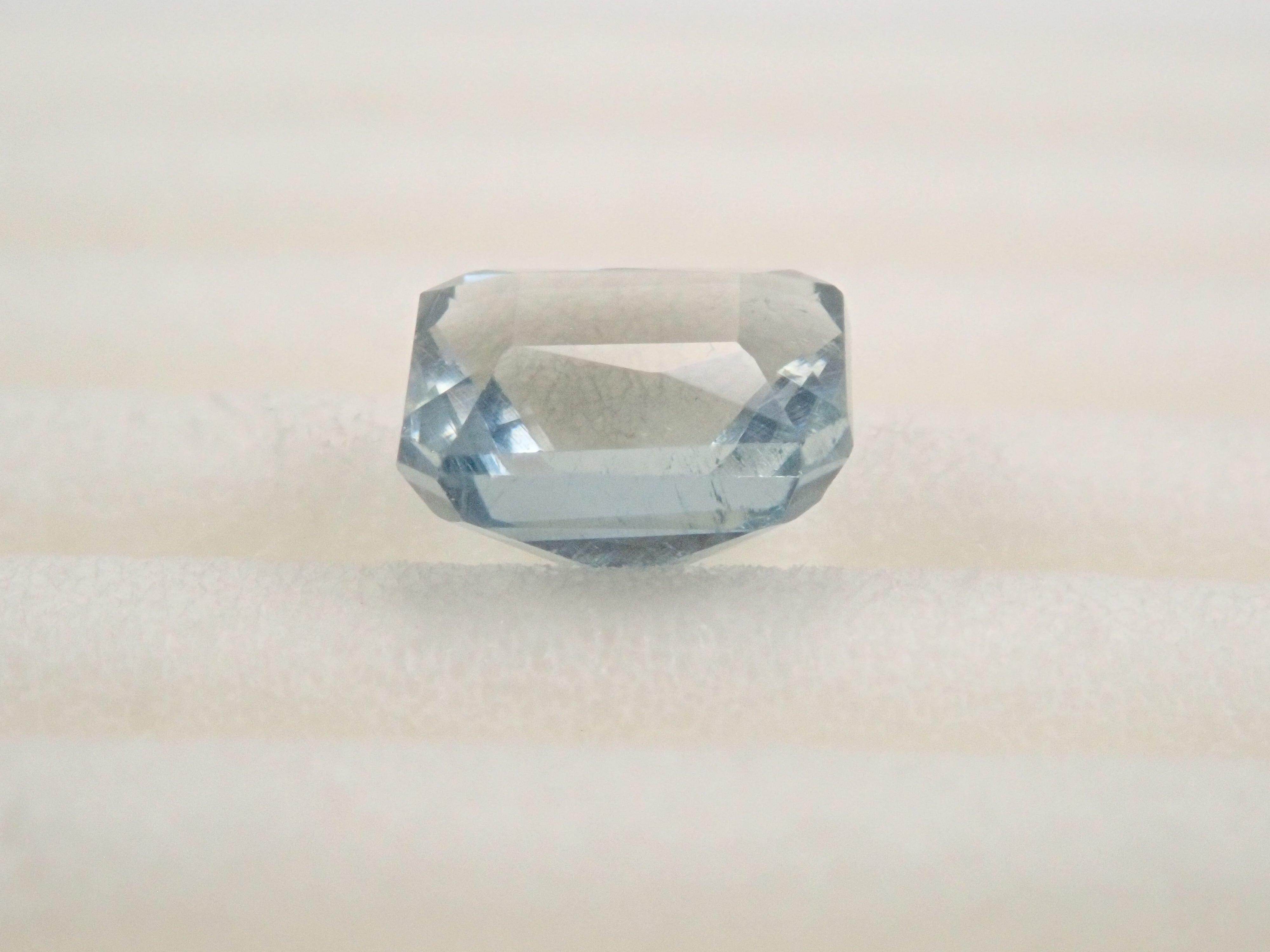 辛巴威磷灰石（UV型）0.703克拉散石