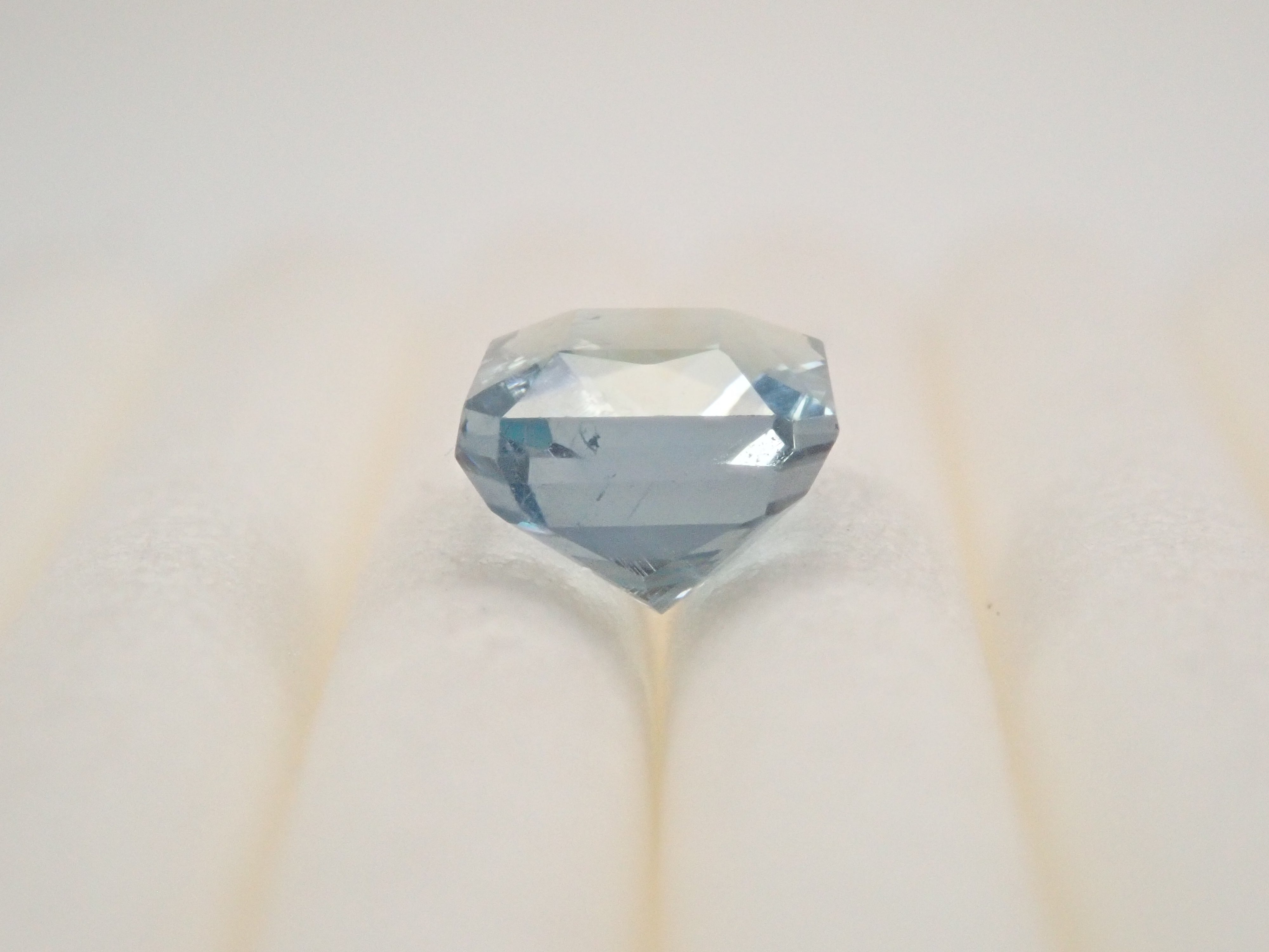 辛巴威磷灰石（UV型）0.703克拉散石