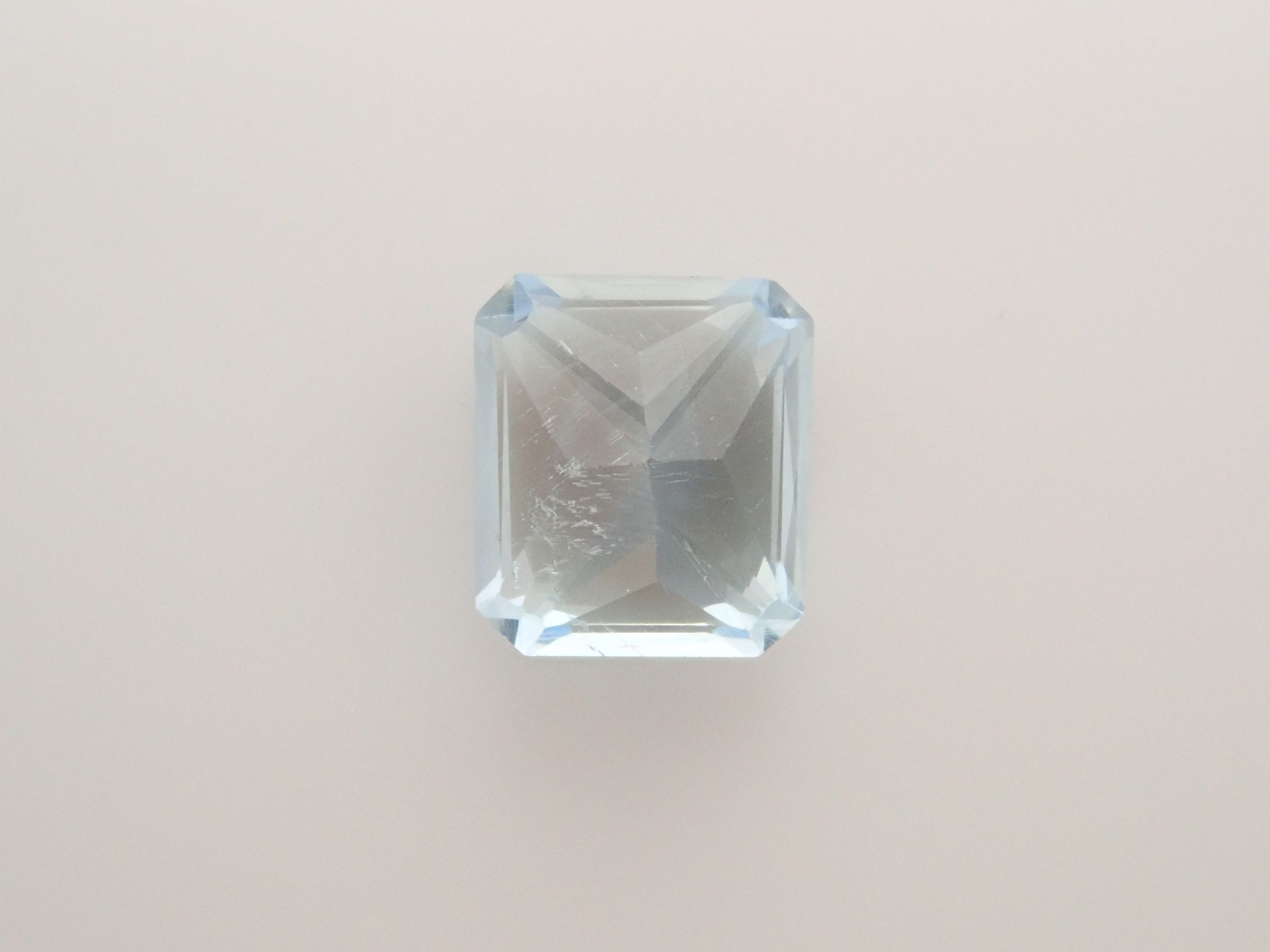 辛巴威磷灰石（UV型）0.703克拉散石