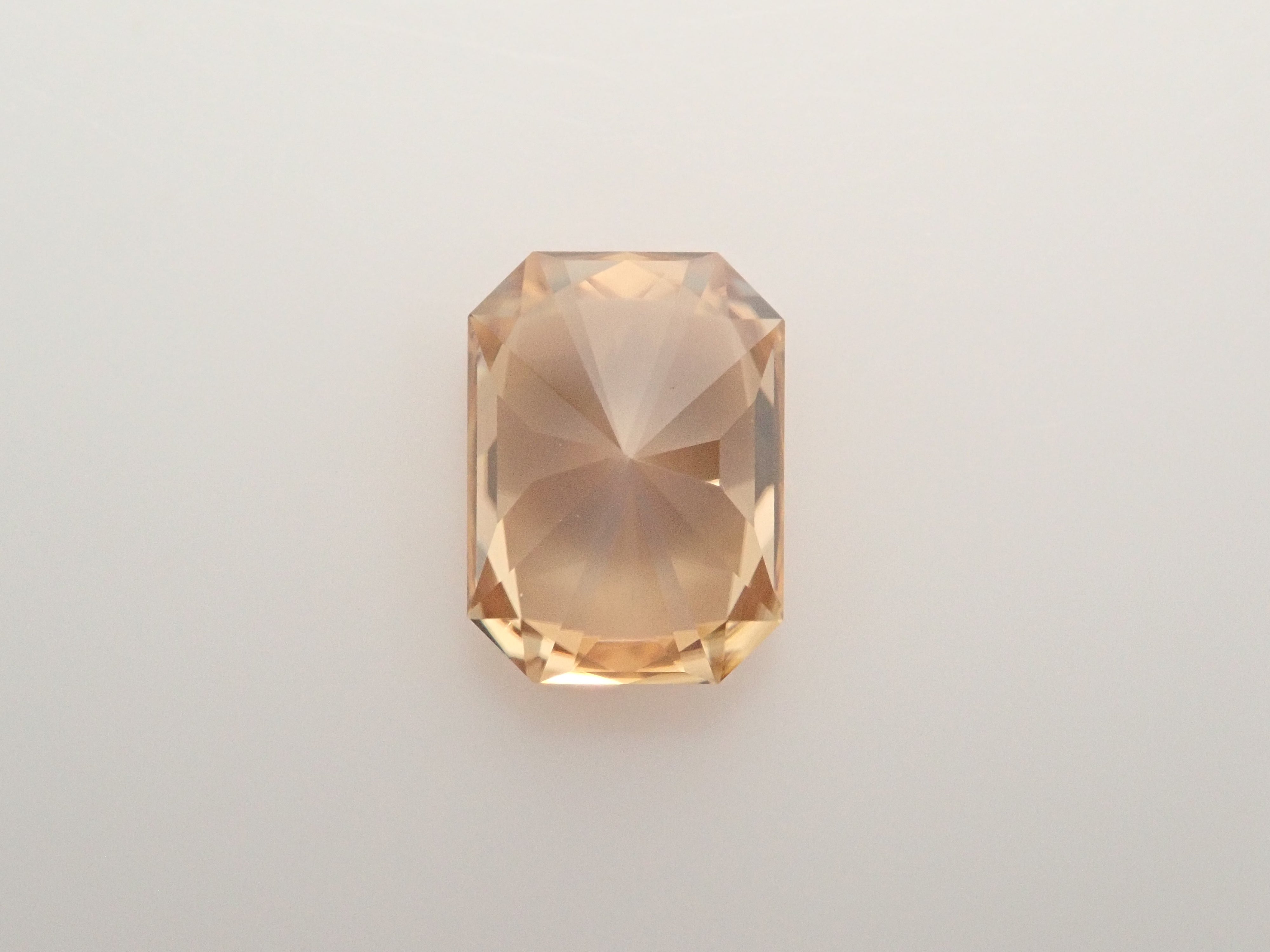 【2/13 22時販売】カンボジア産ジルコン 2.495ctルース