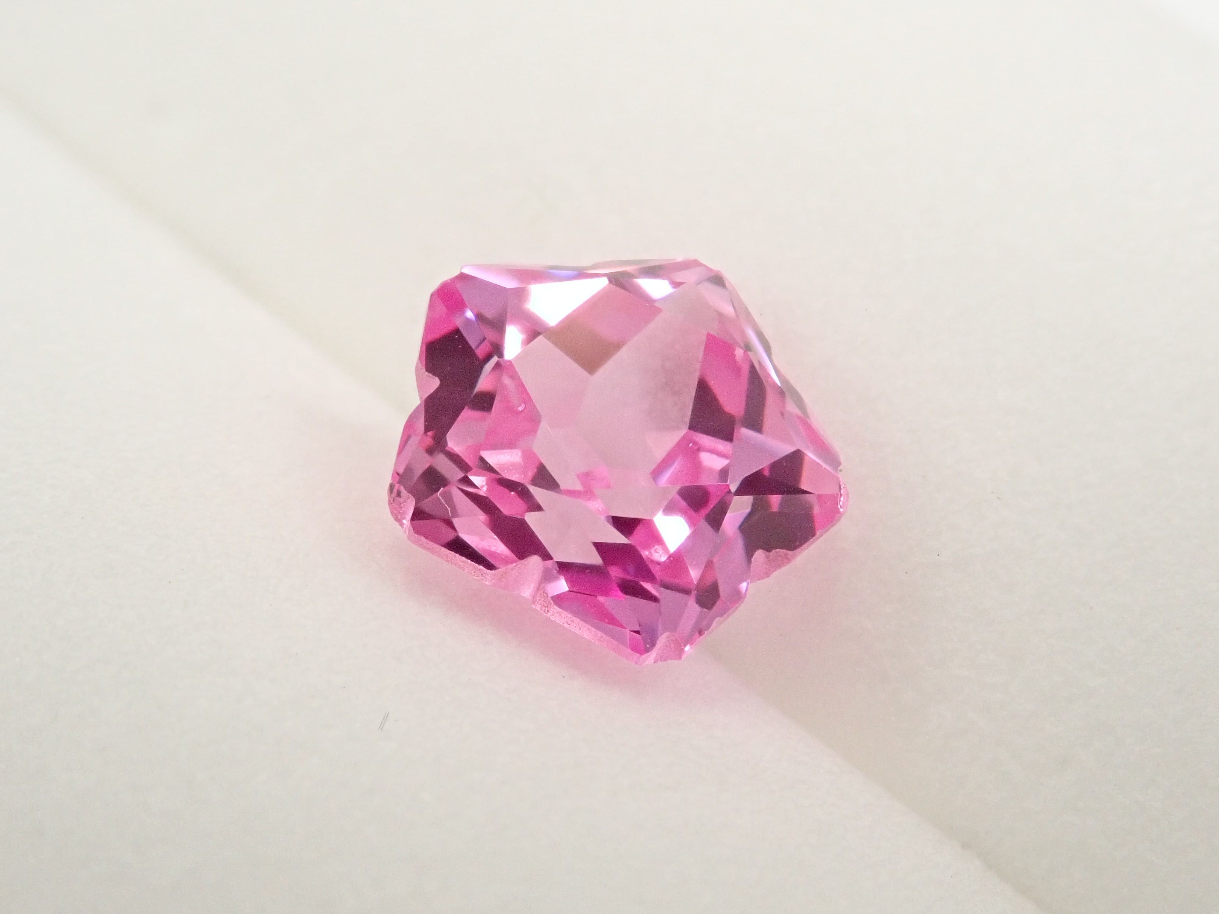 [Sakura Shape] Synthetic Sapphire 3.285ct Loose Stone