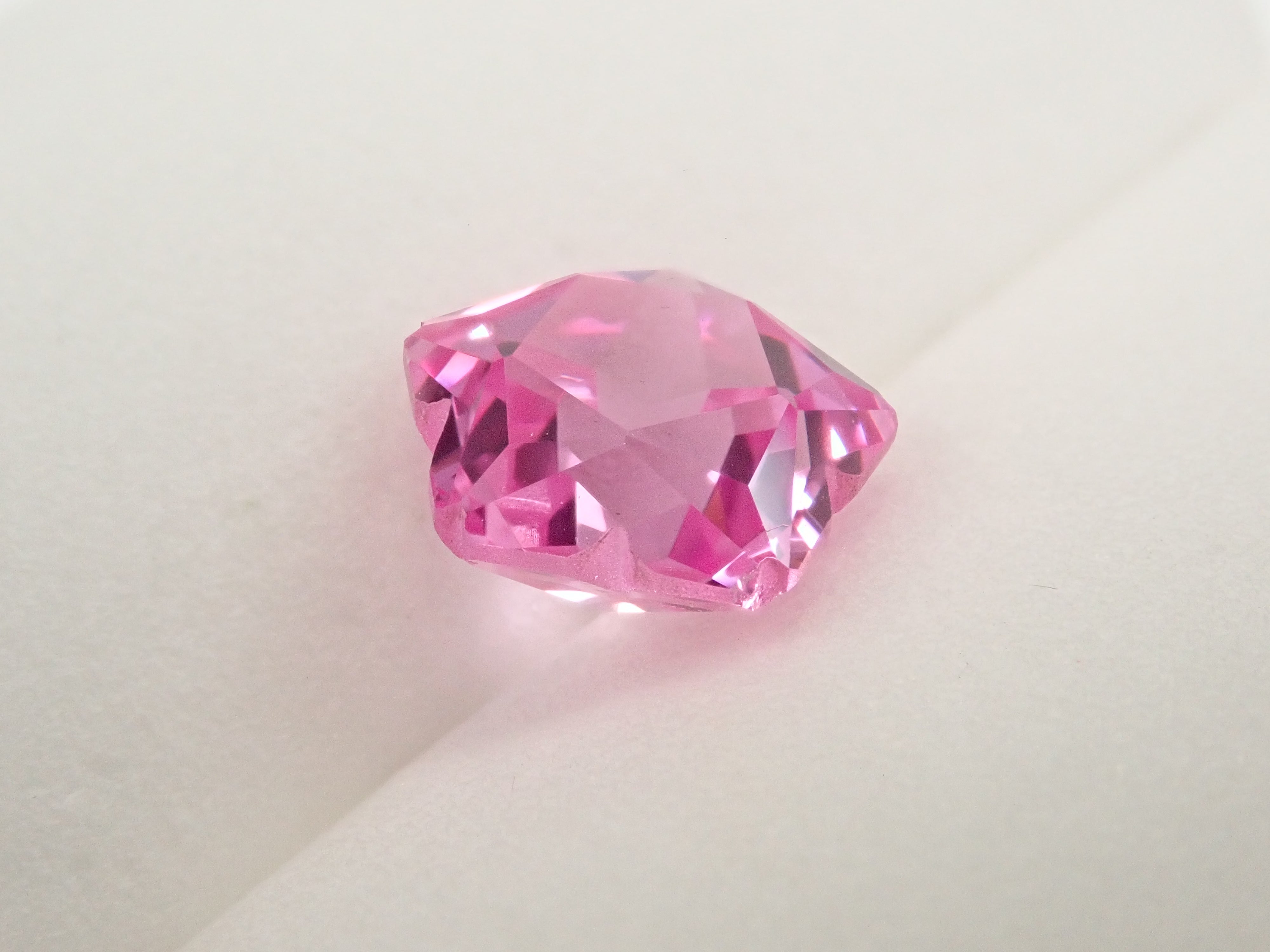[Sakura Shape] Synthetic Sapphire 3.285ct Loose Stone