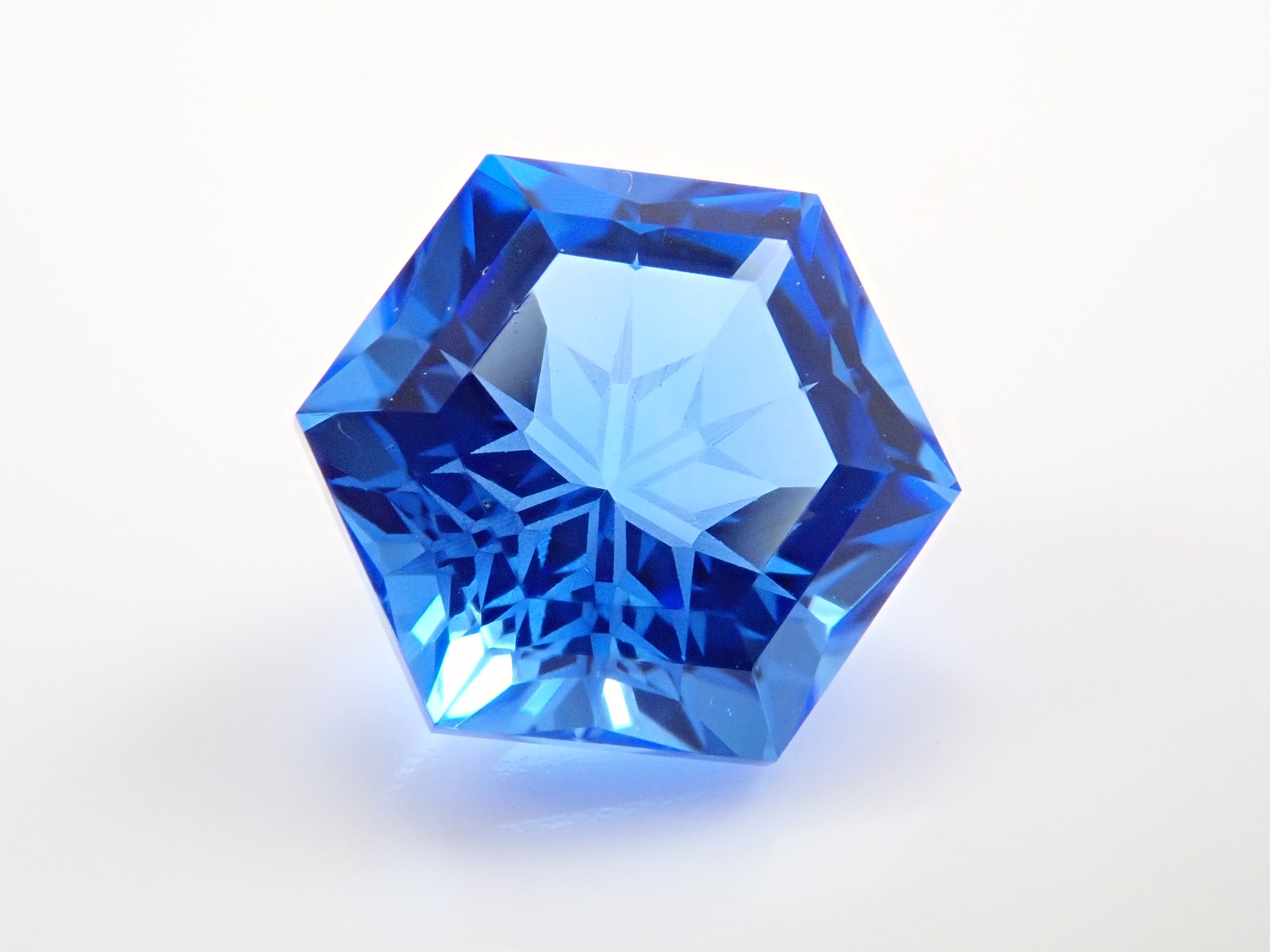 【抽選販売_20260301_03】【ゆきんこカット】シベリアンブルークォーツ（合成クォーツ） 2.503ctルース