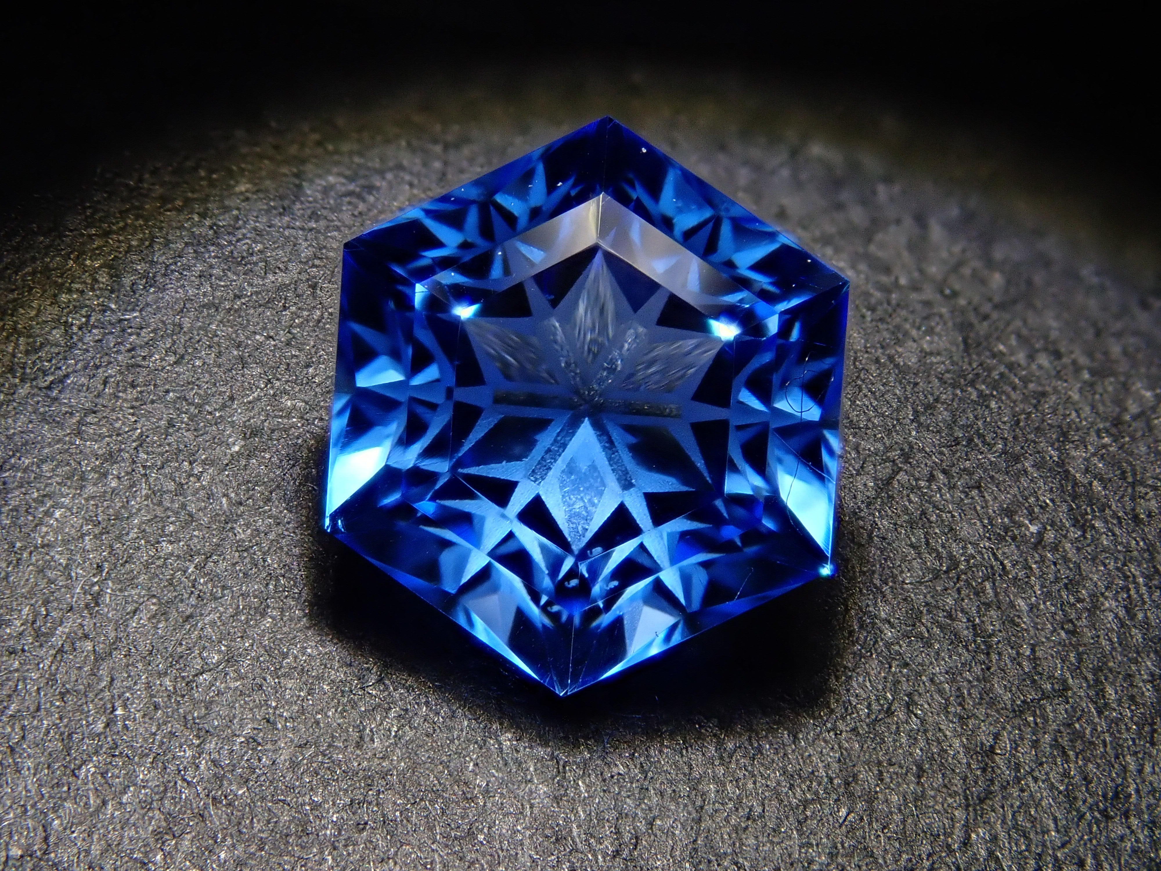 [雪光切割] 西伯利亞藍石英（合成石英）0.999克拉裸石