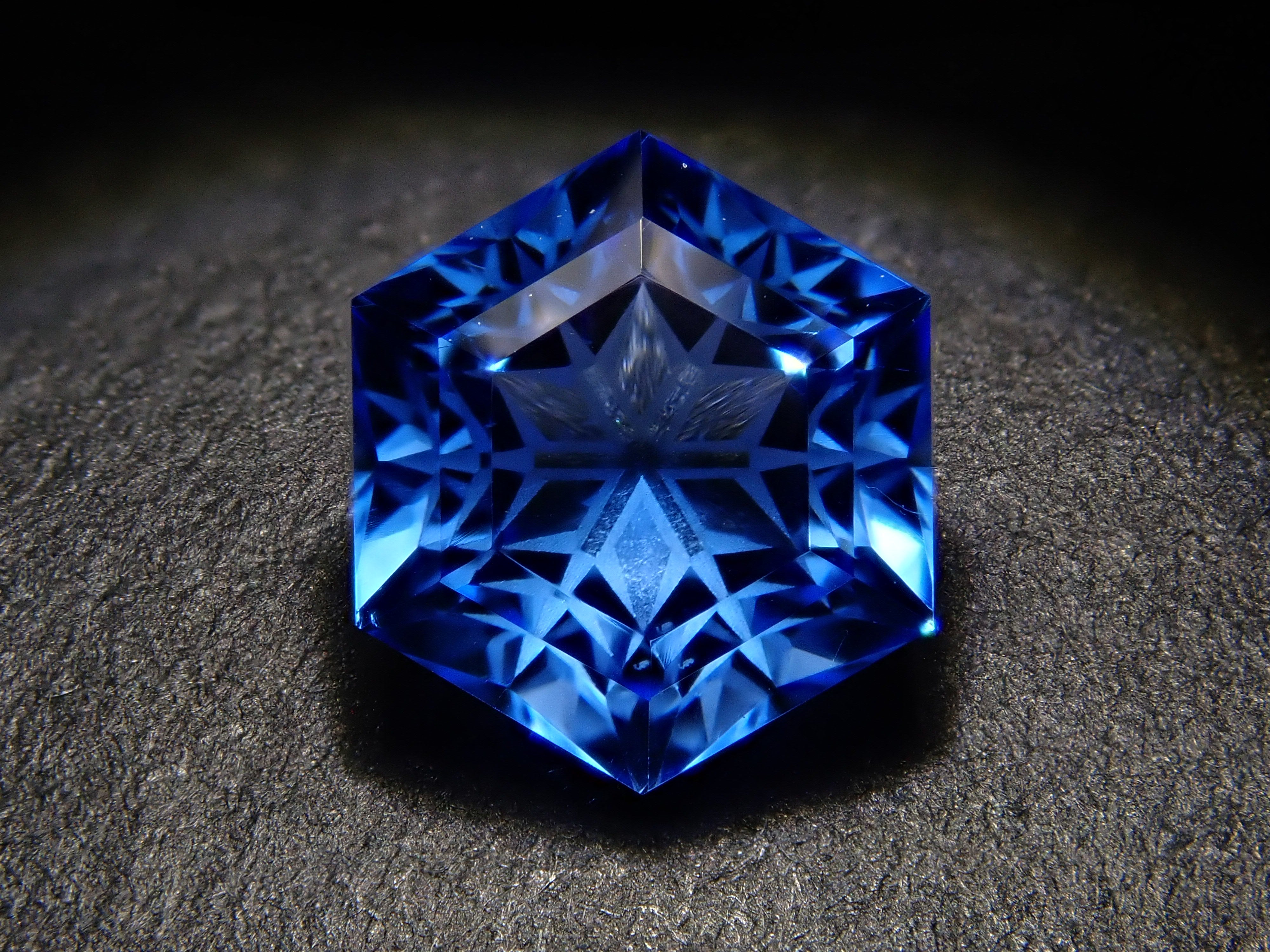 [雪光切割] 西伯利亞藍石英（合成石英）0.999克拉裸石