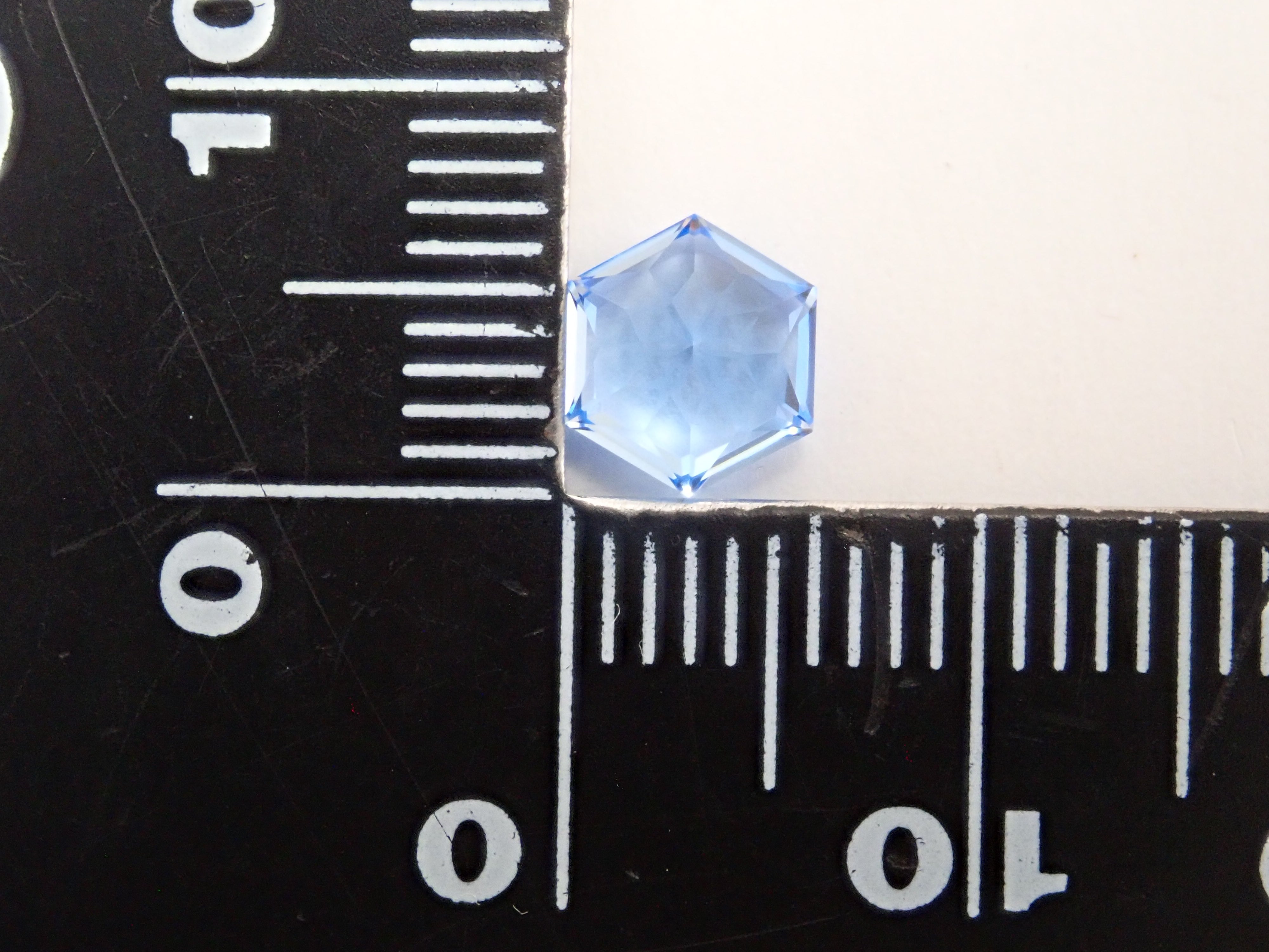 [雪光切割] 西伯利亞藍石英（合成石英）0.999克拉裸石