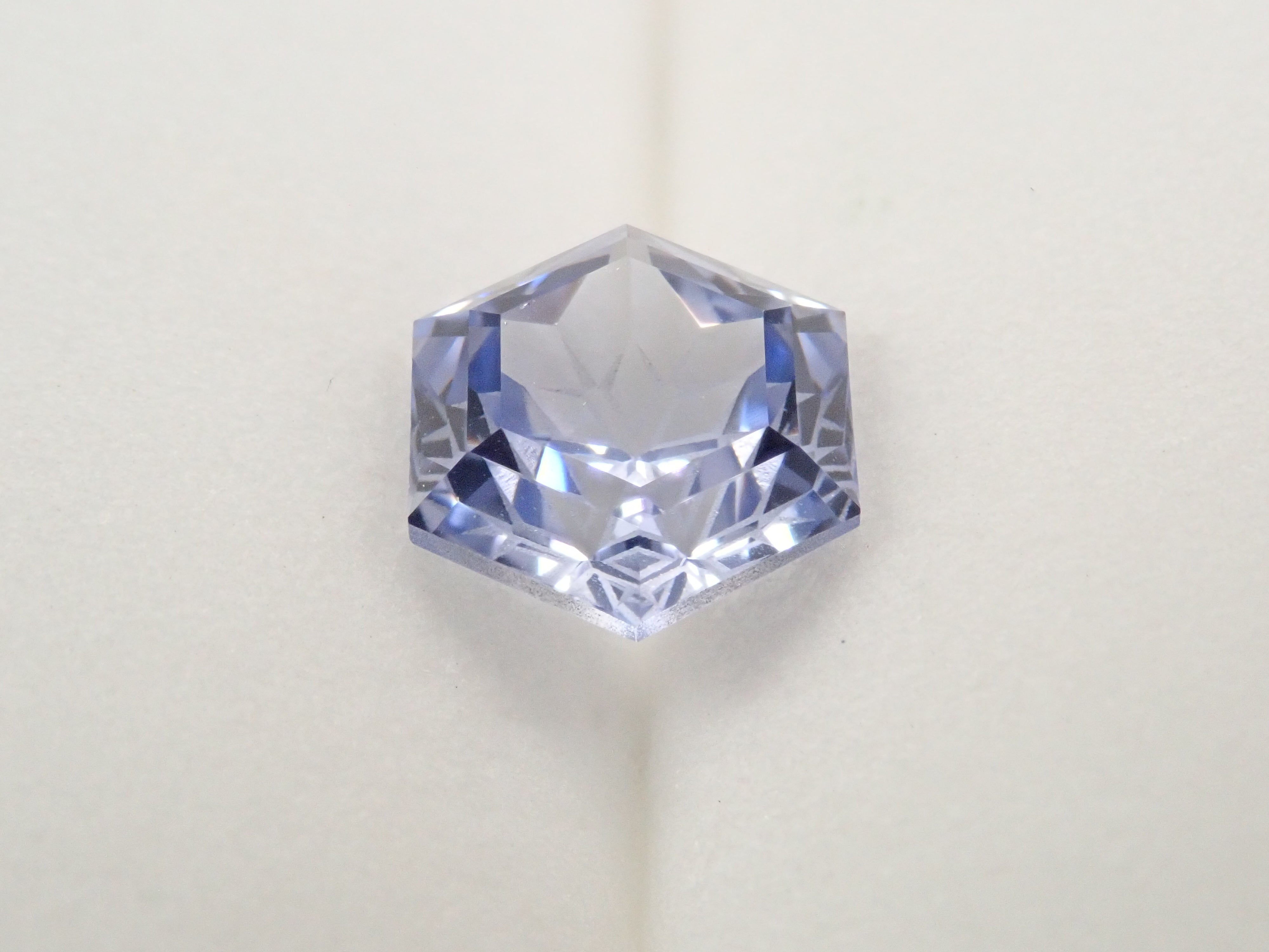 【抽選販売_20260301_02】【ゆきんこカット】合成サファイア 2.220ctルース（合成ブルーサファイア）