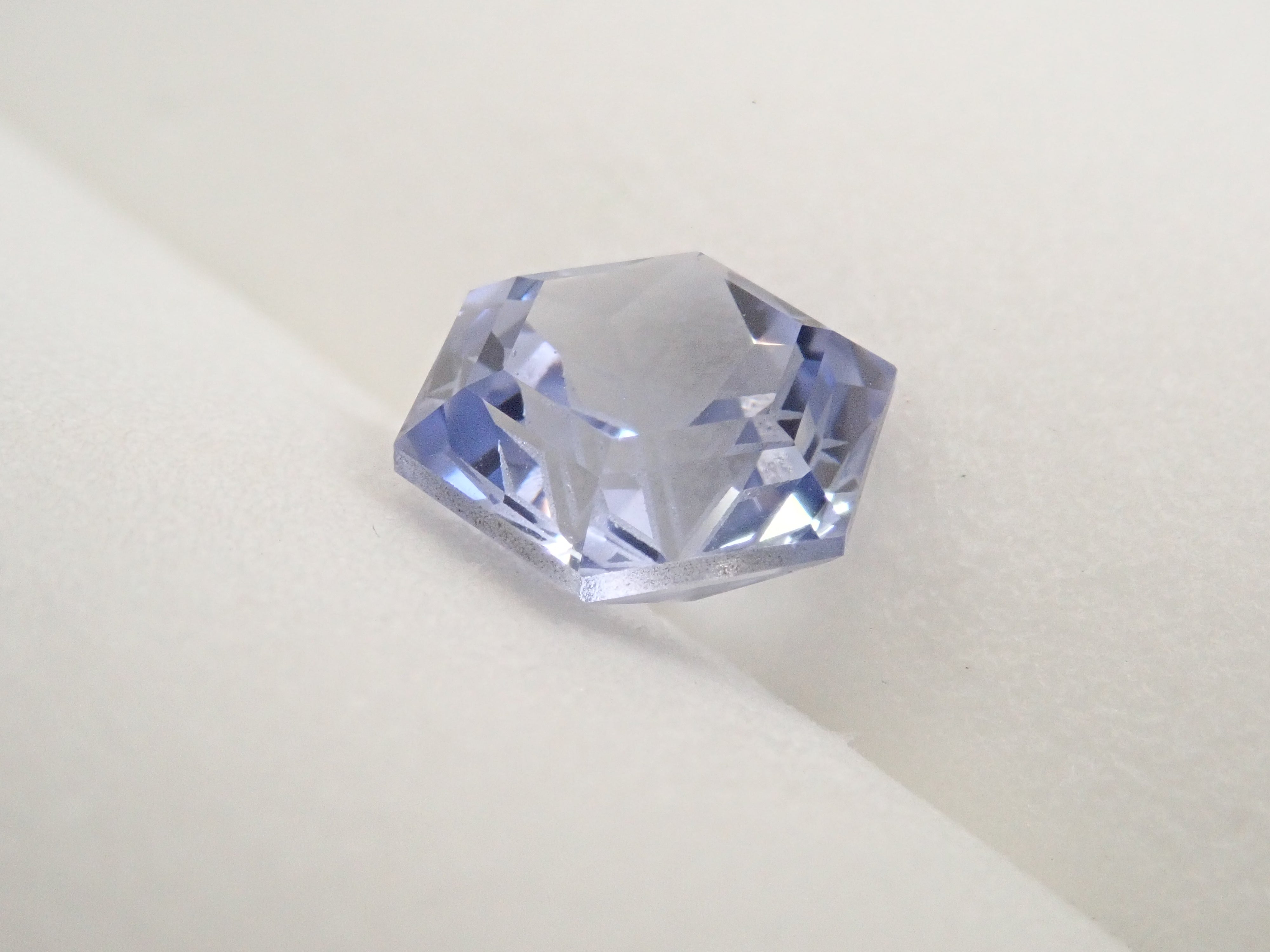 【抽選販売_20260301_02】【ゆきんこカット】合成サファイア 2.220ctルース（合成ブルーサファイア）