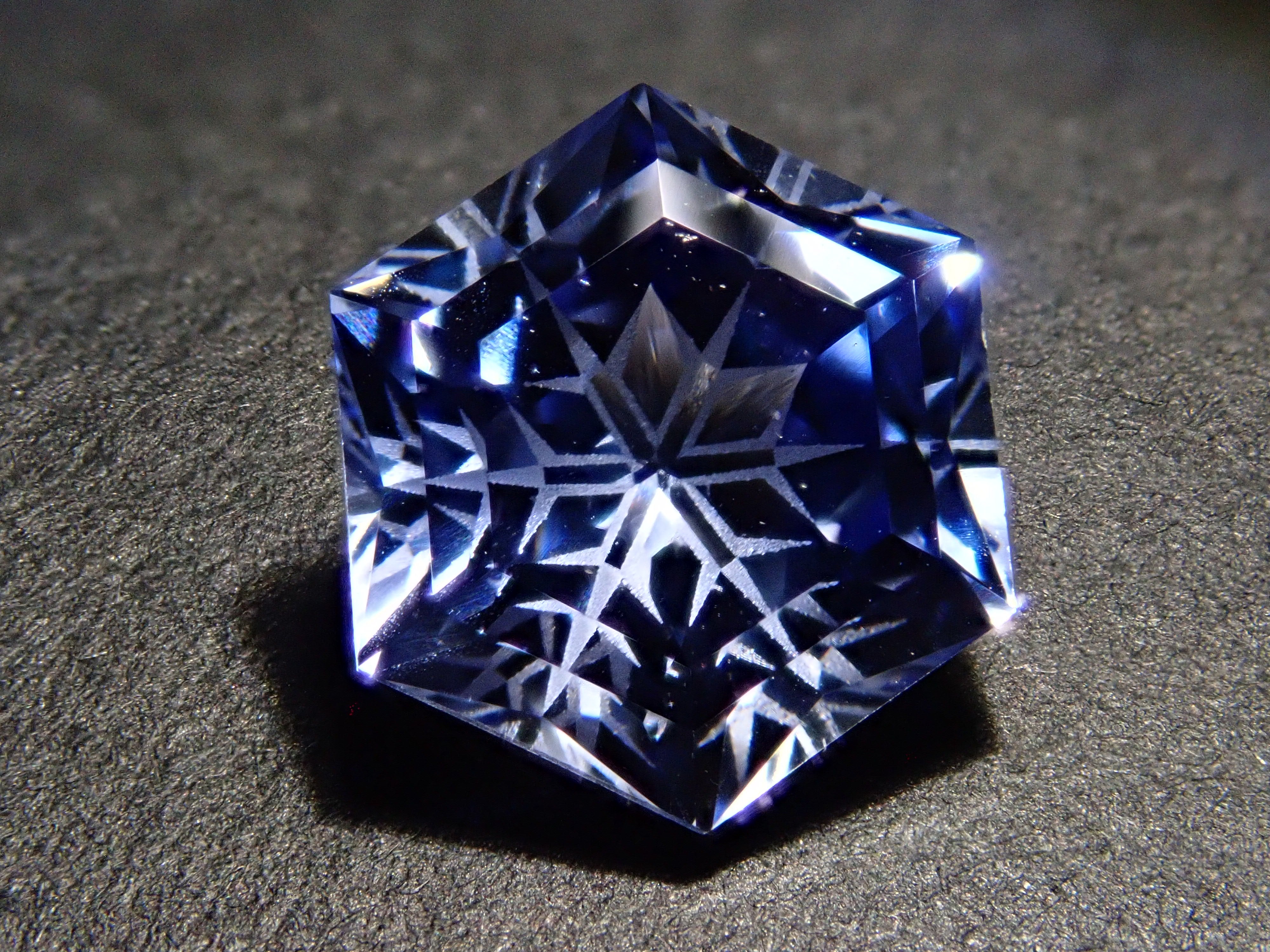 [Yukinko Cut] Synthetic Sapphire 2.102ct Loose Stone