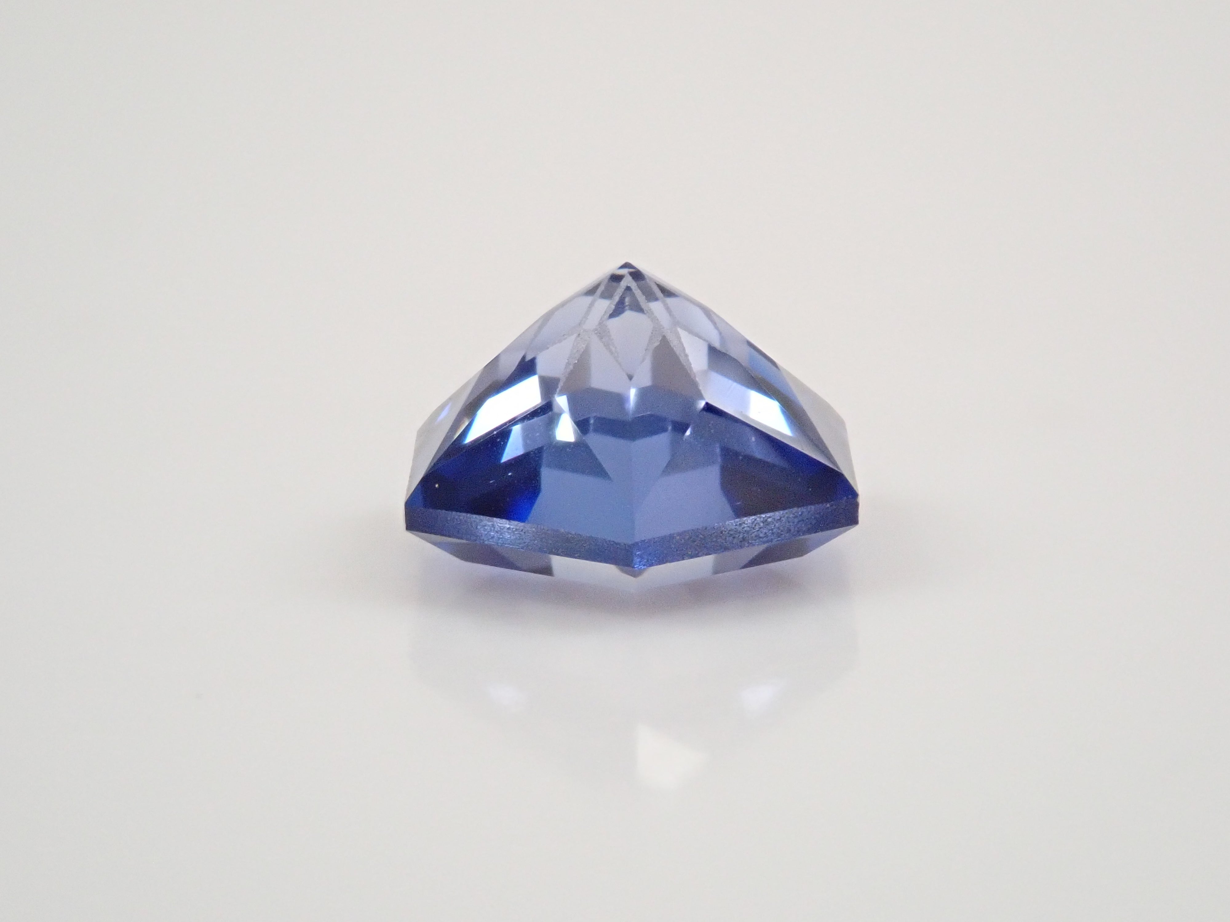 [Yukinko Cut] Synthetic Sapphire 2.102ct Loose Stone
