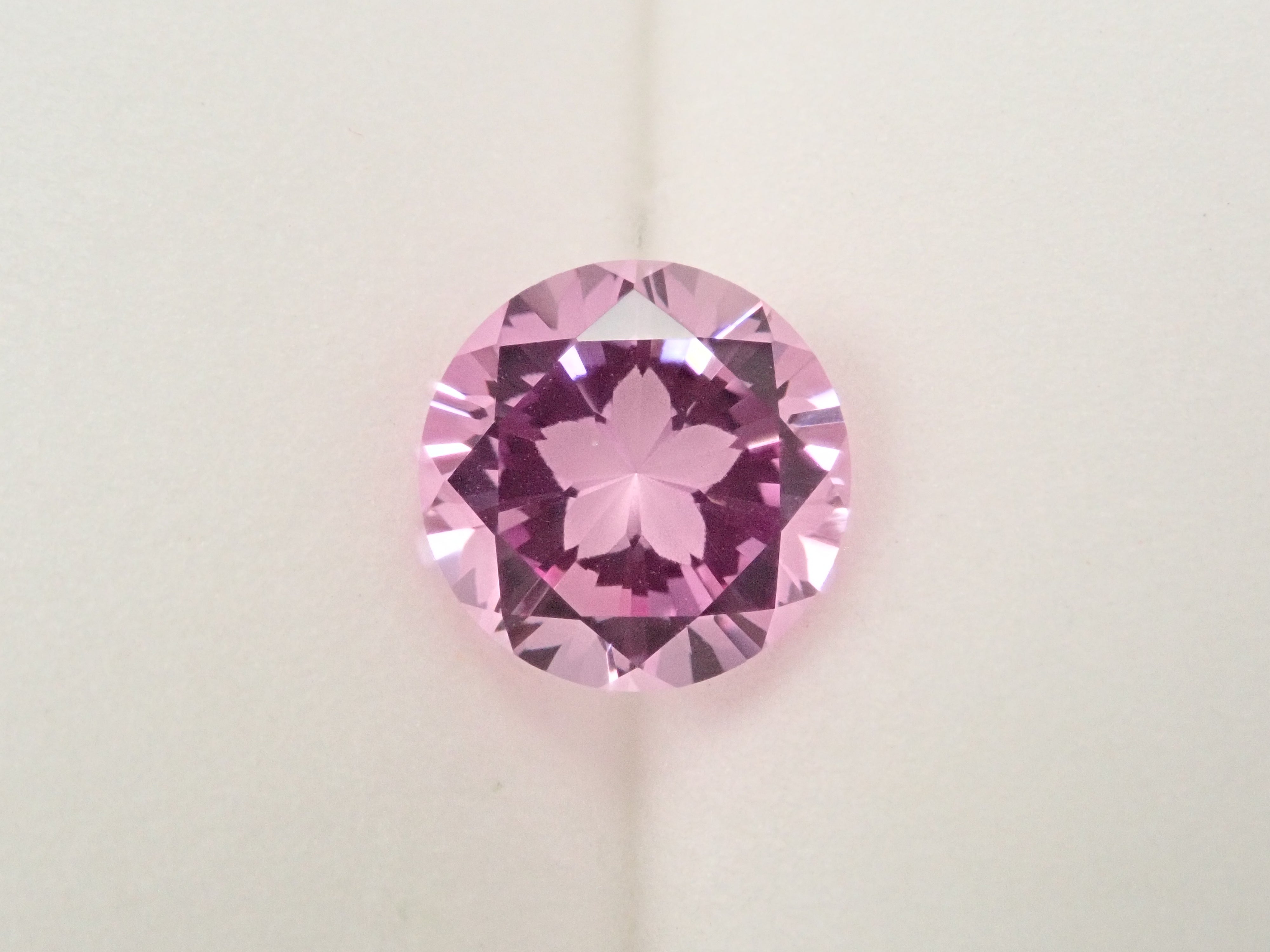 [Sakura InCut] Synthetic Sapphire 2.610ct Loose Stone (Synthetic Pink Sapphire)