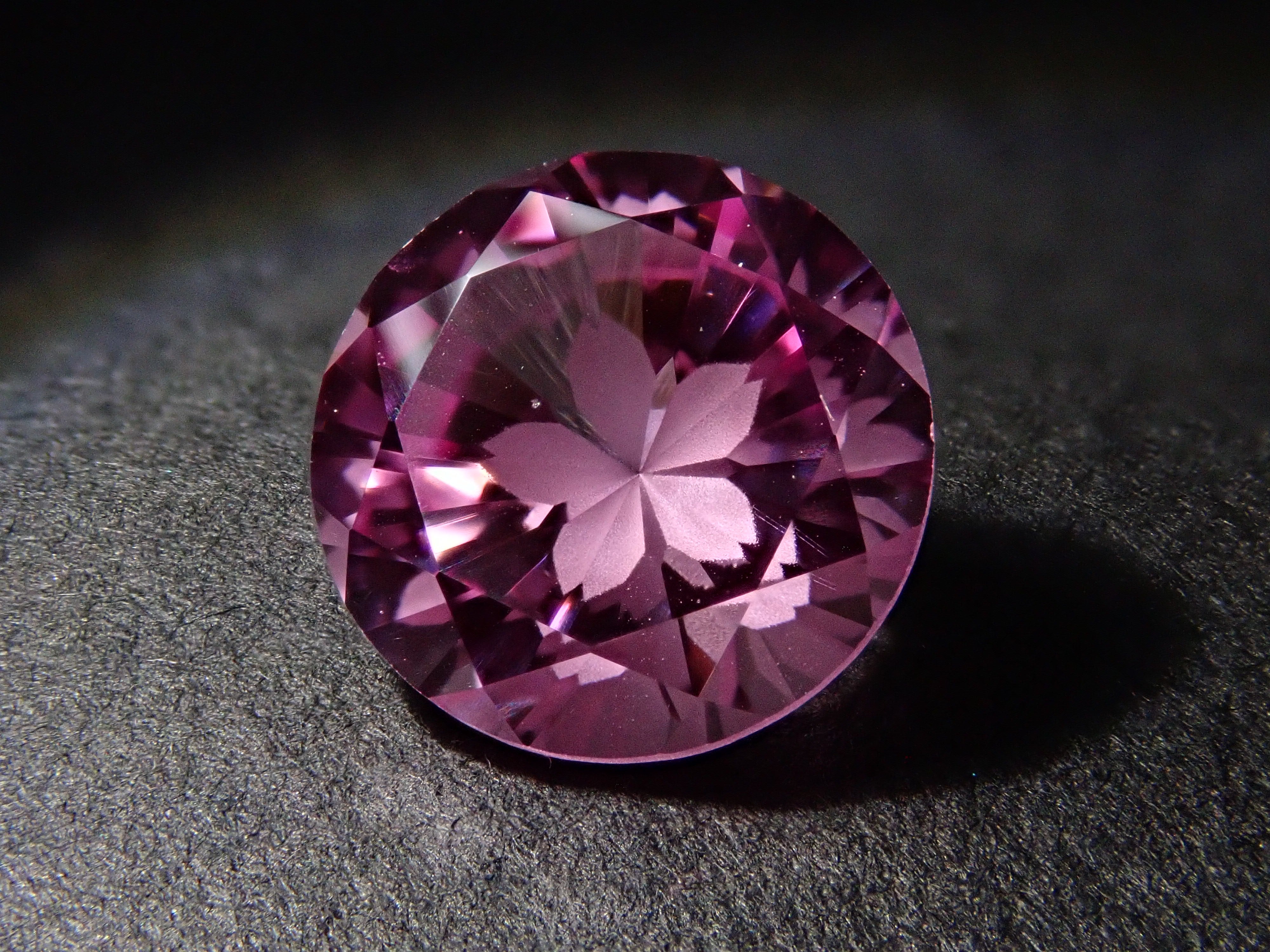 [Sakura InCut] Synthetic Sapphire 2.610ct Loose Stone (Synthetic Pink Sapphire)