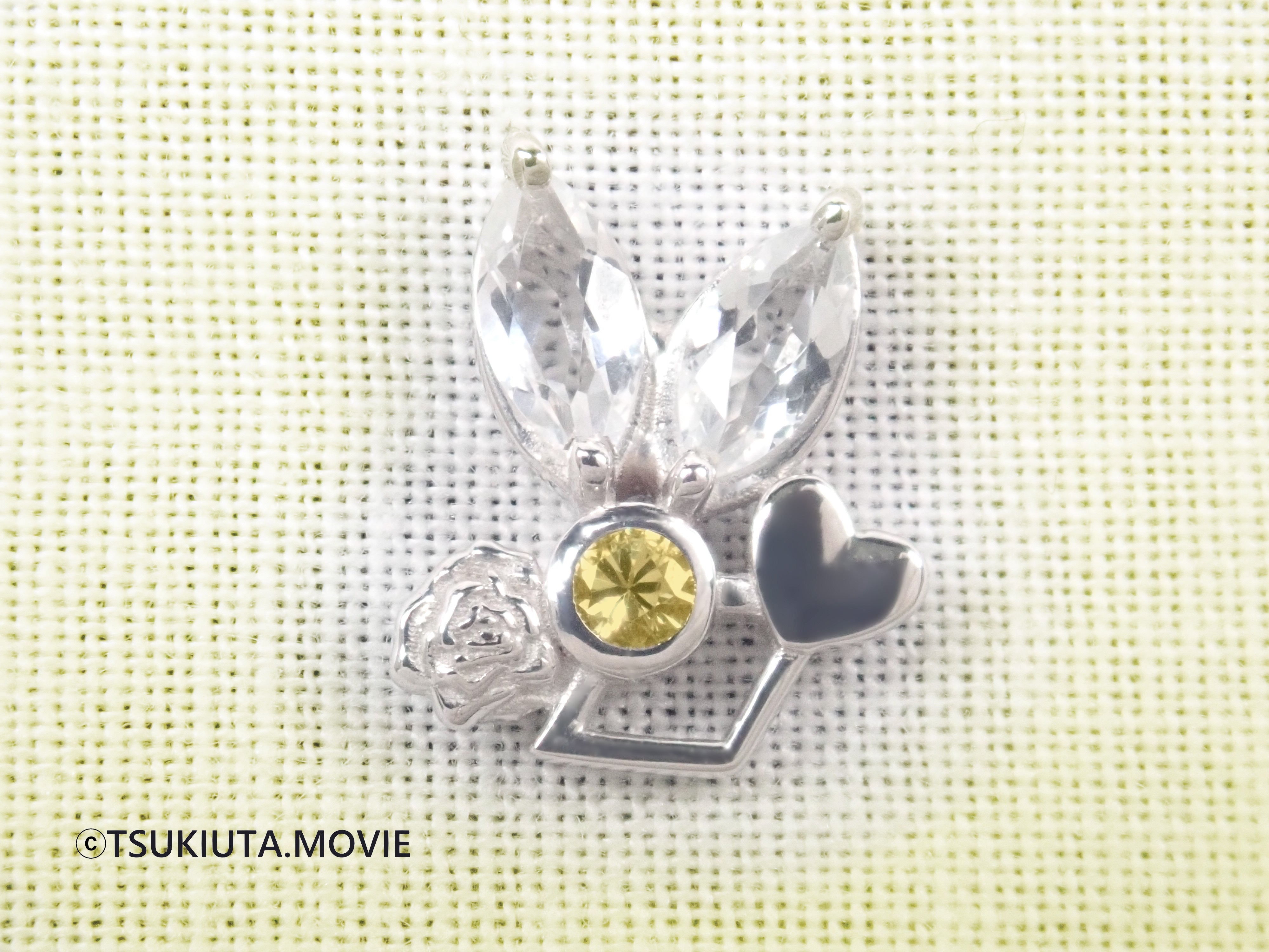 [Sales end on Sunday, July 21] "TSUKIUTA." Movie version RABBITS KINGDOM THE MOVIE x KARATZ collaboration bunny ear earrings "White Rabbit Kingdom"