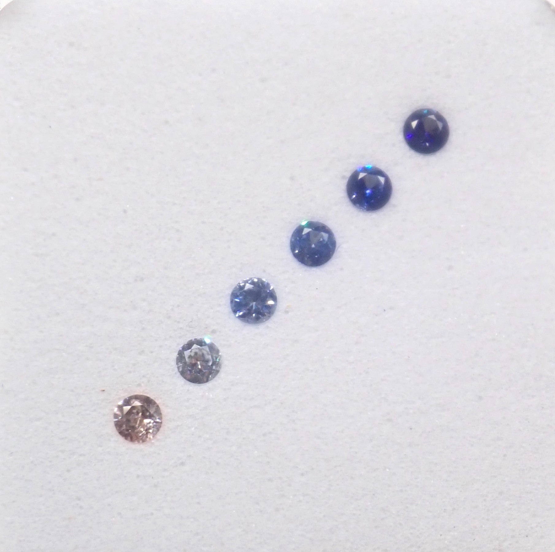 【9/26 22時販売】《限定1セット》ベニトアイトグラデーション6石セット（2.0mm,ラウンドカット,トップクオリティ含む）ルース