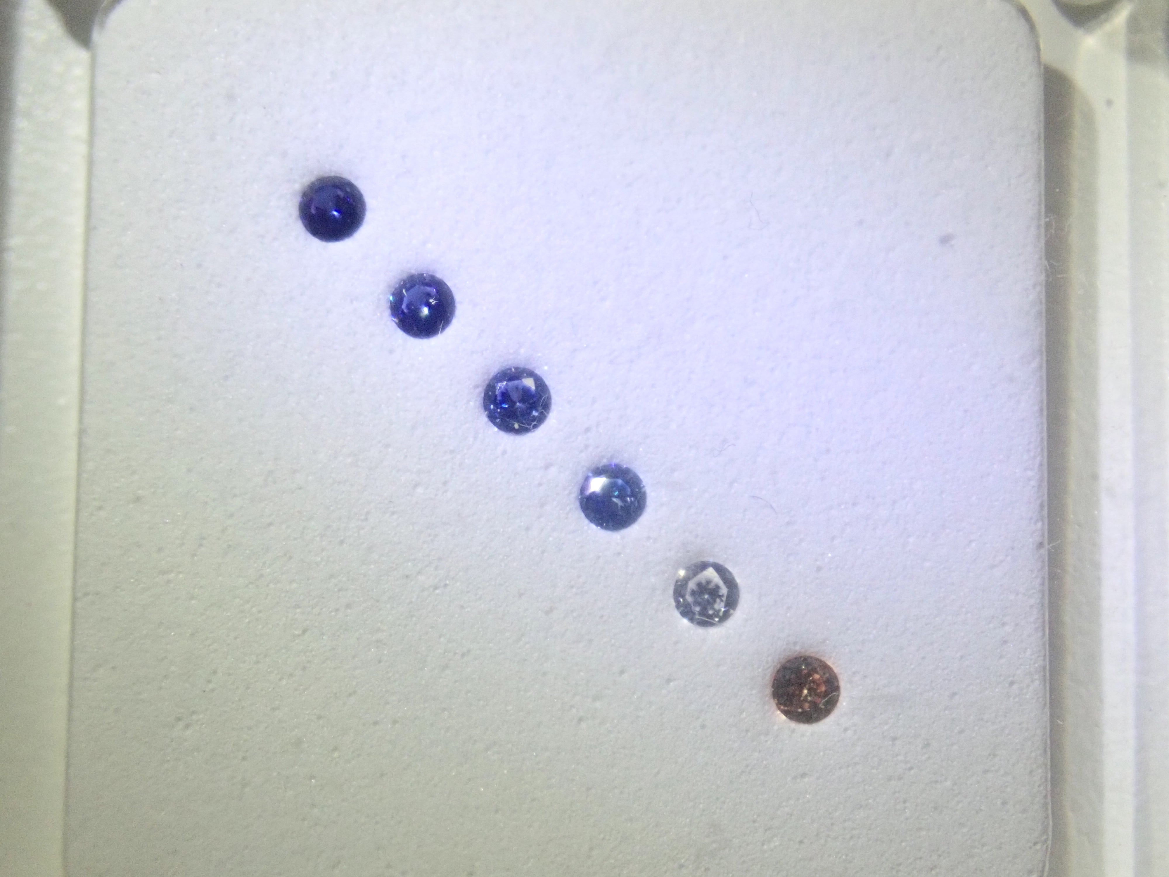 【2/15 22時販売】《限定1セット・ツーソン新着》ベニトアイトグラデーション6石セット（1.75mm,ラウンドカット,トップクオリティ含む）