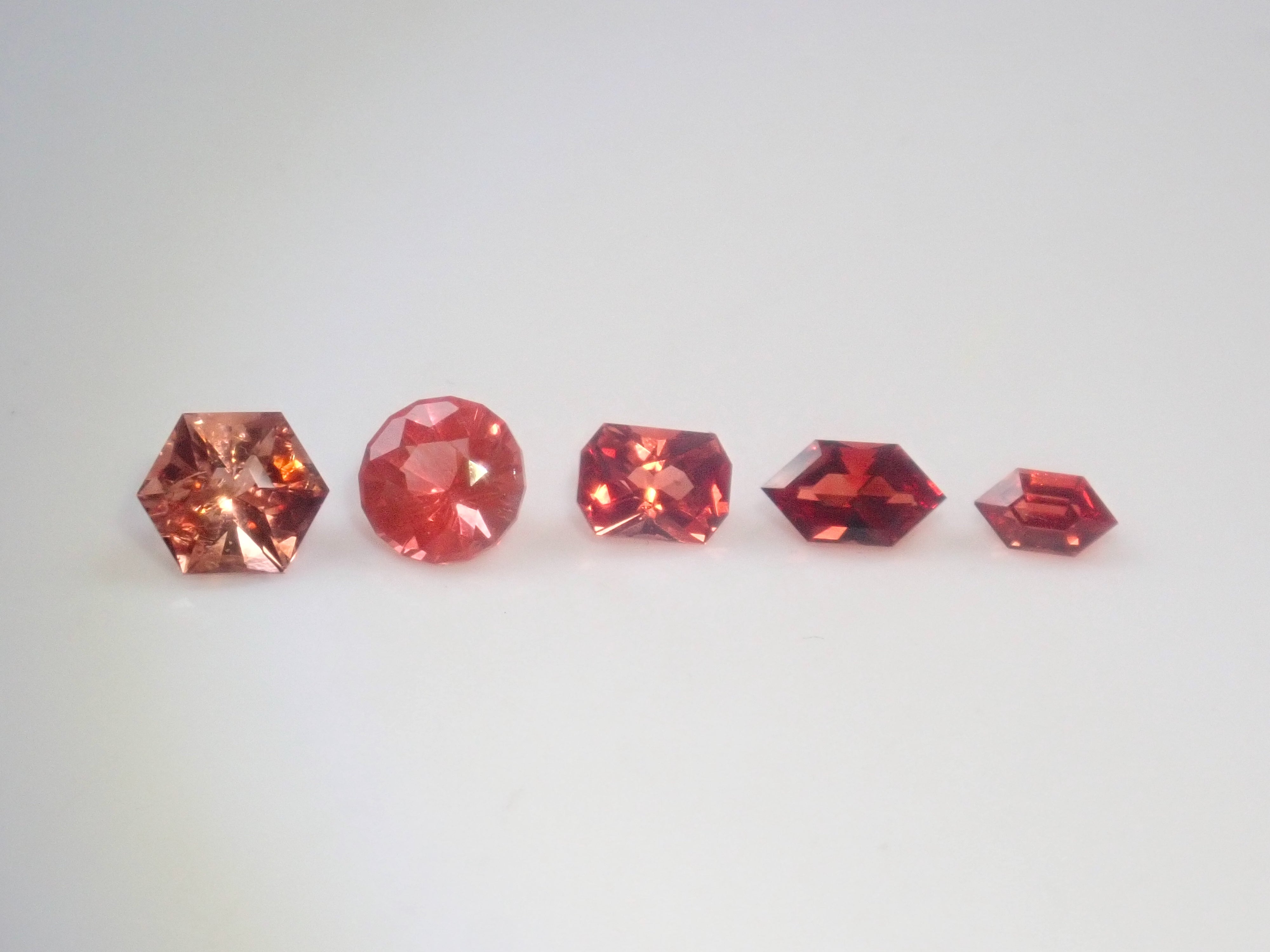 【1/11 22時販売】《限定6石》カメリアカットのオレゴンサンストーン8.0mmを含むサンストーンガチャ1石ルース（平均1.60ct）《複数購入割引有》