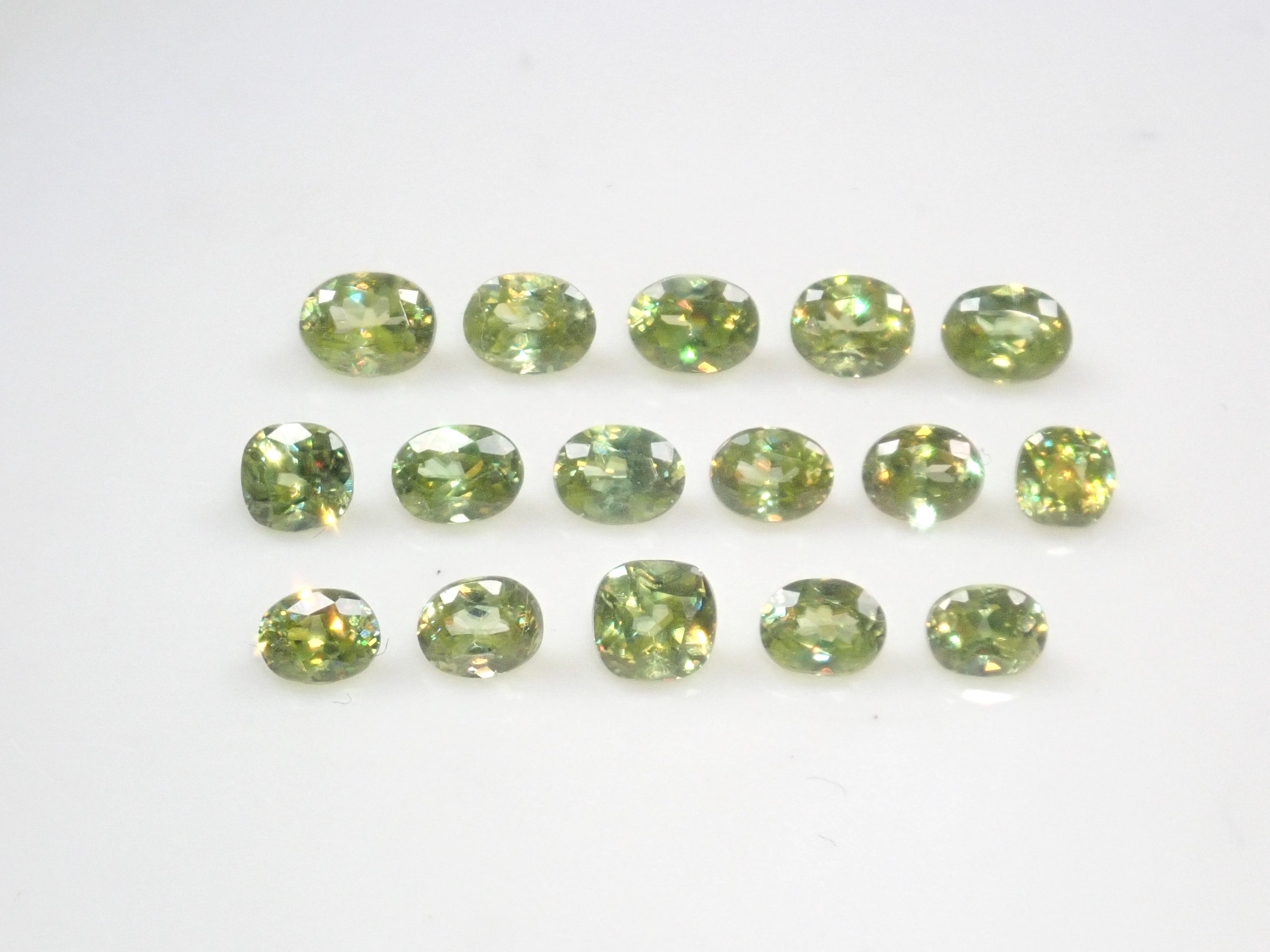 [On sale from 10pm on 2/16] [Limited to 16 stones] 1 loose sphene stone from Zimbabwe [Multiple purchase discounts available]