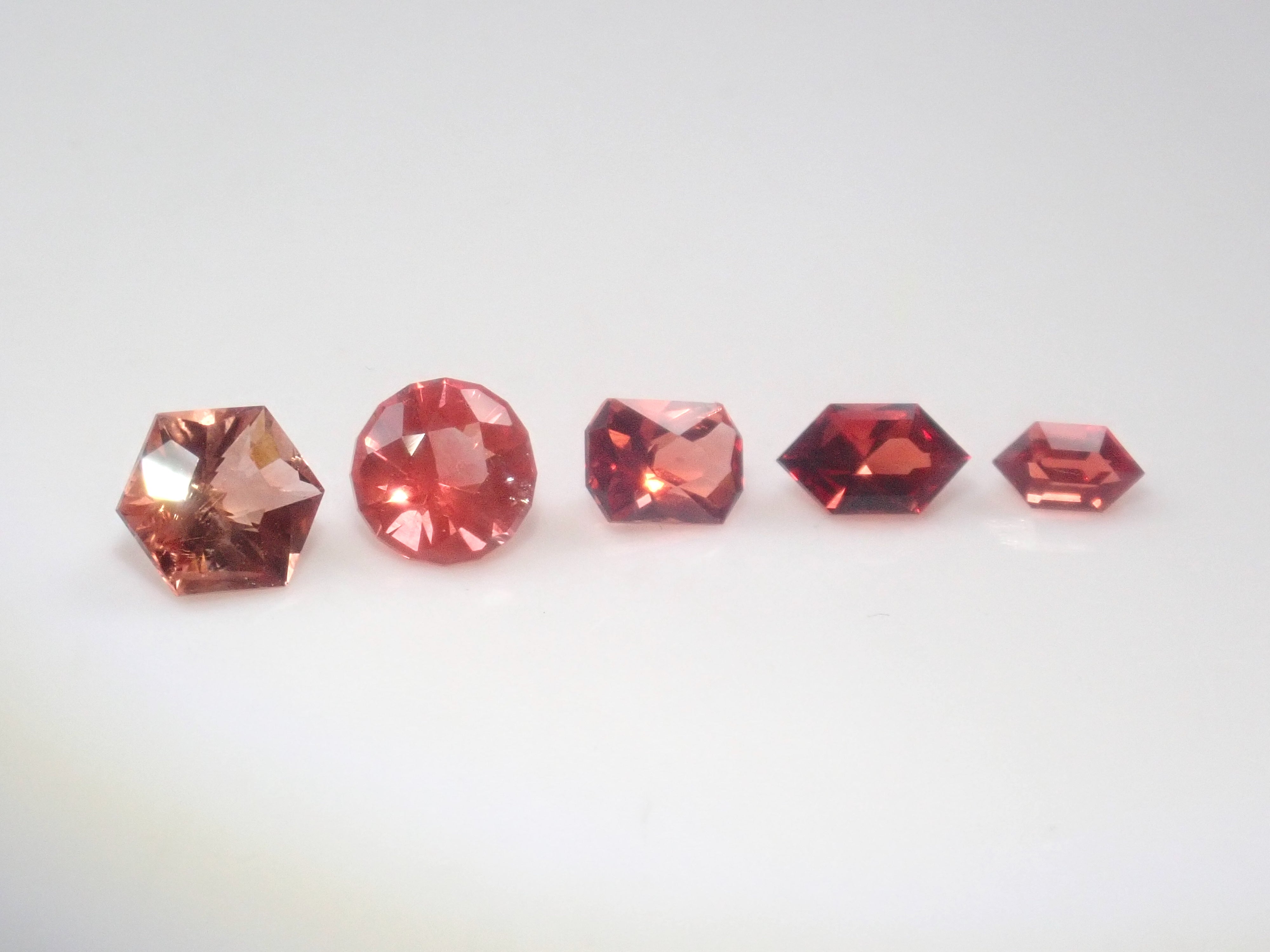 【1/11 22時販売】《限定6石》カメリアカットのオレゴンサンストーン8.0mmを含むサンストーンガチャ1石ルース（平均1.60ct）《複数購入割引有》