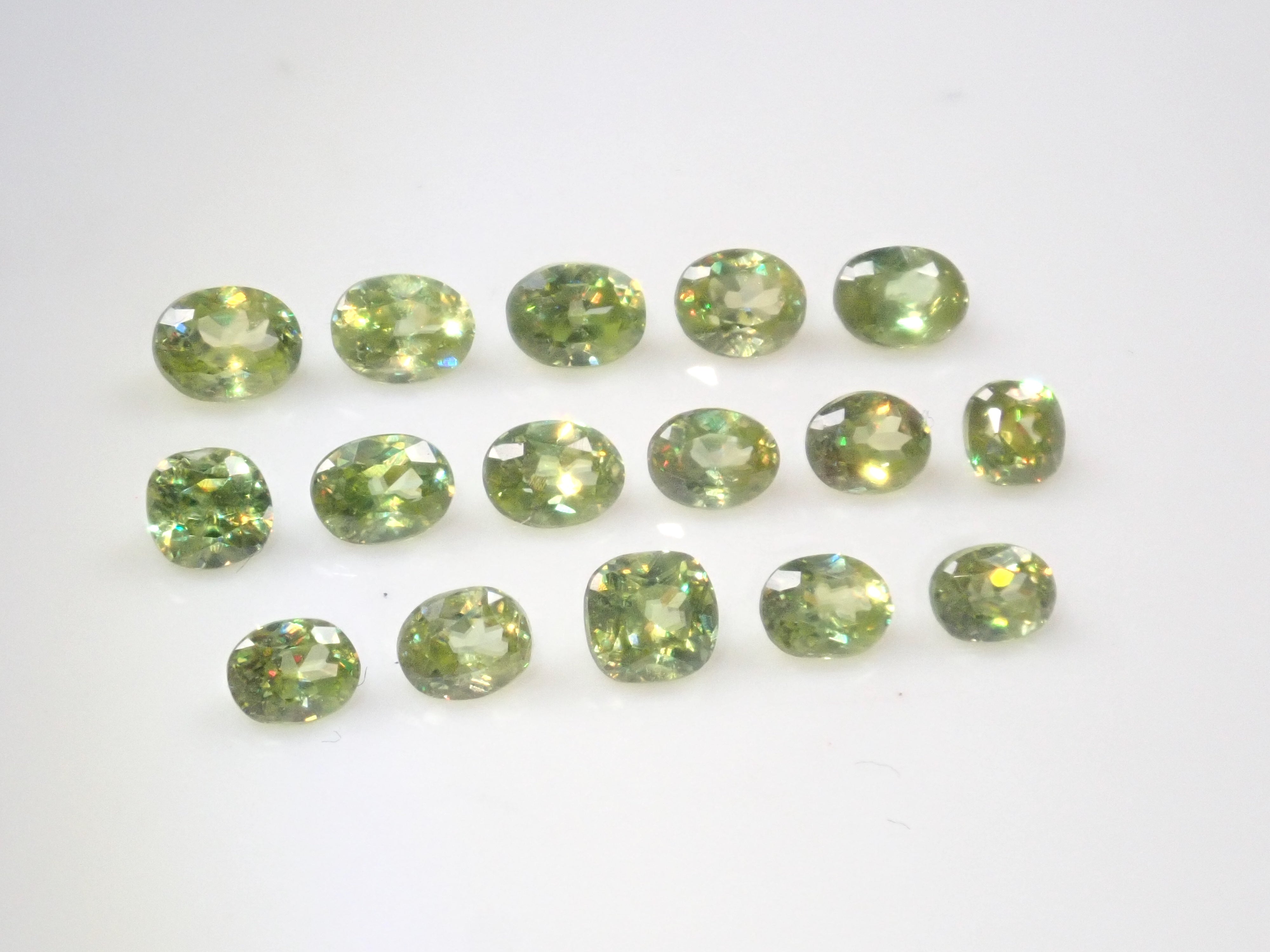 [On sale from 10pm on 2/16] [Limited to 16 stones] 1 loose sphene stone from Zimbabwe [Multiple purchase discounts available]