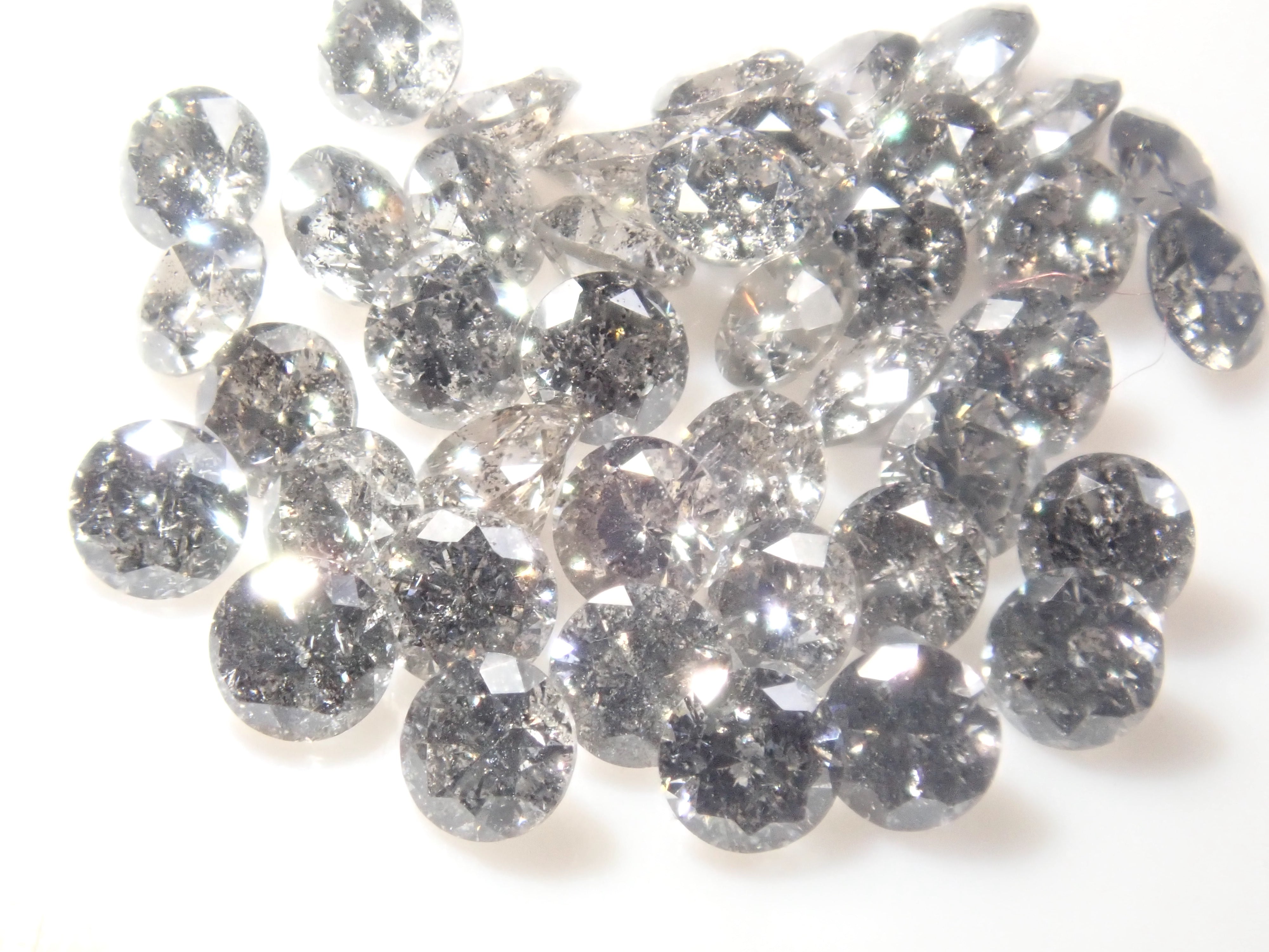 [On sale from 10pm on 12/7] {Limited to 40 stones} Salt and pepper diamond (2mm, melee diamond) 1 loose stone {Multiple purchase discounts available}