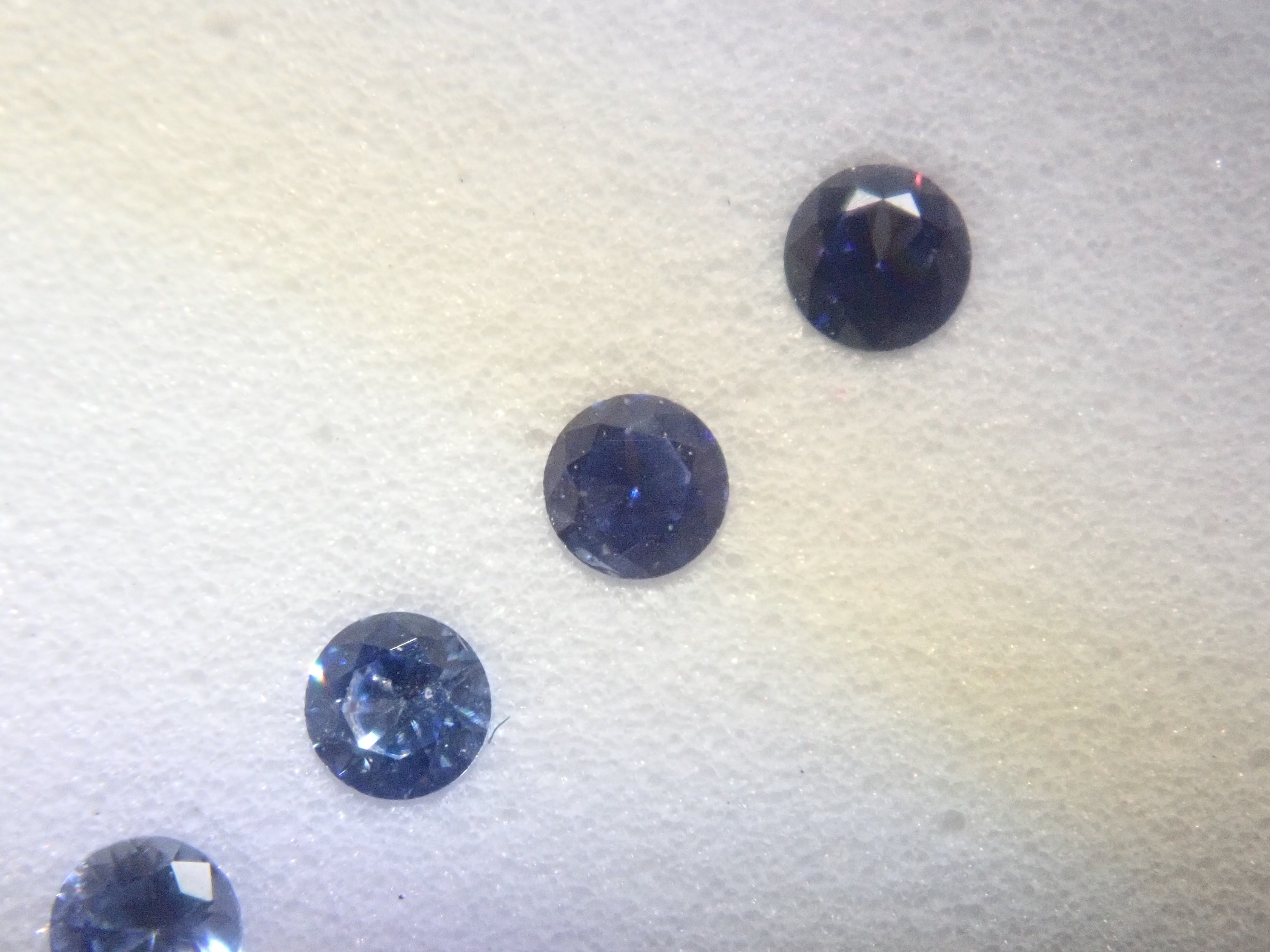 【9/26 22時販売】《限定1セット》ベニトアイトグラデーション6石セット（2.0mm,ラウンドカット,トップクオリティ含む）ルース