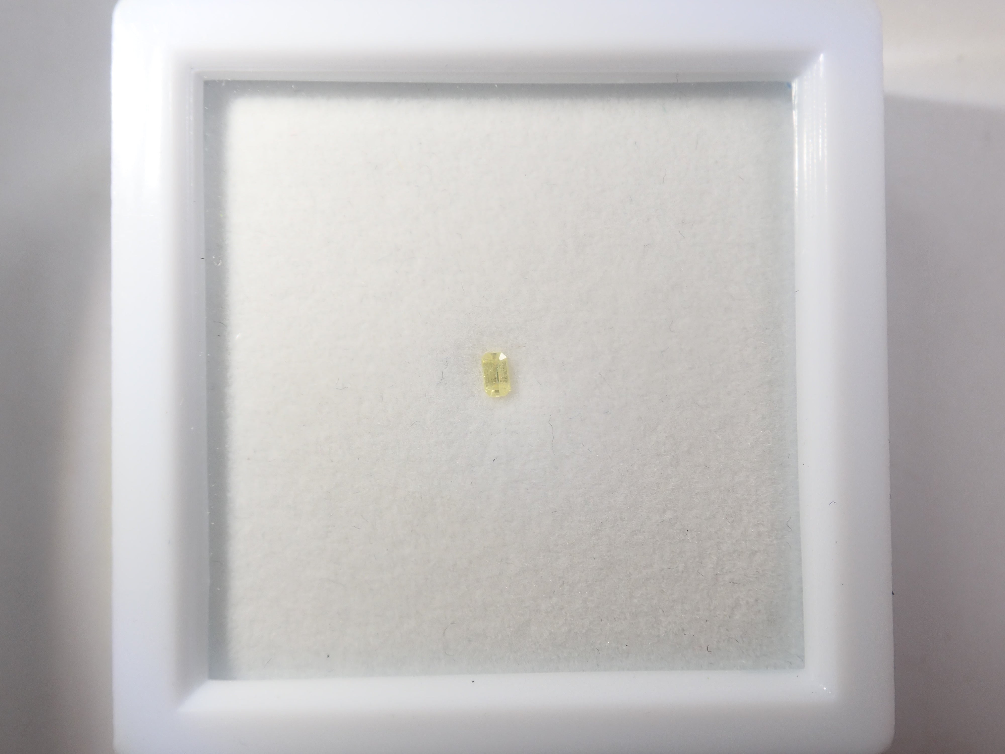 {六月活動限量版} 稀有寶石 Gacha💎 帕帕拉恰藍寶石 0.3ct+ 附證書、藍錐礦、紅色綠柱石等散石，每顆寶石售價 1 顆 {可享多顆購買折扣}