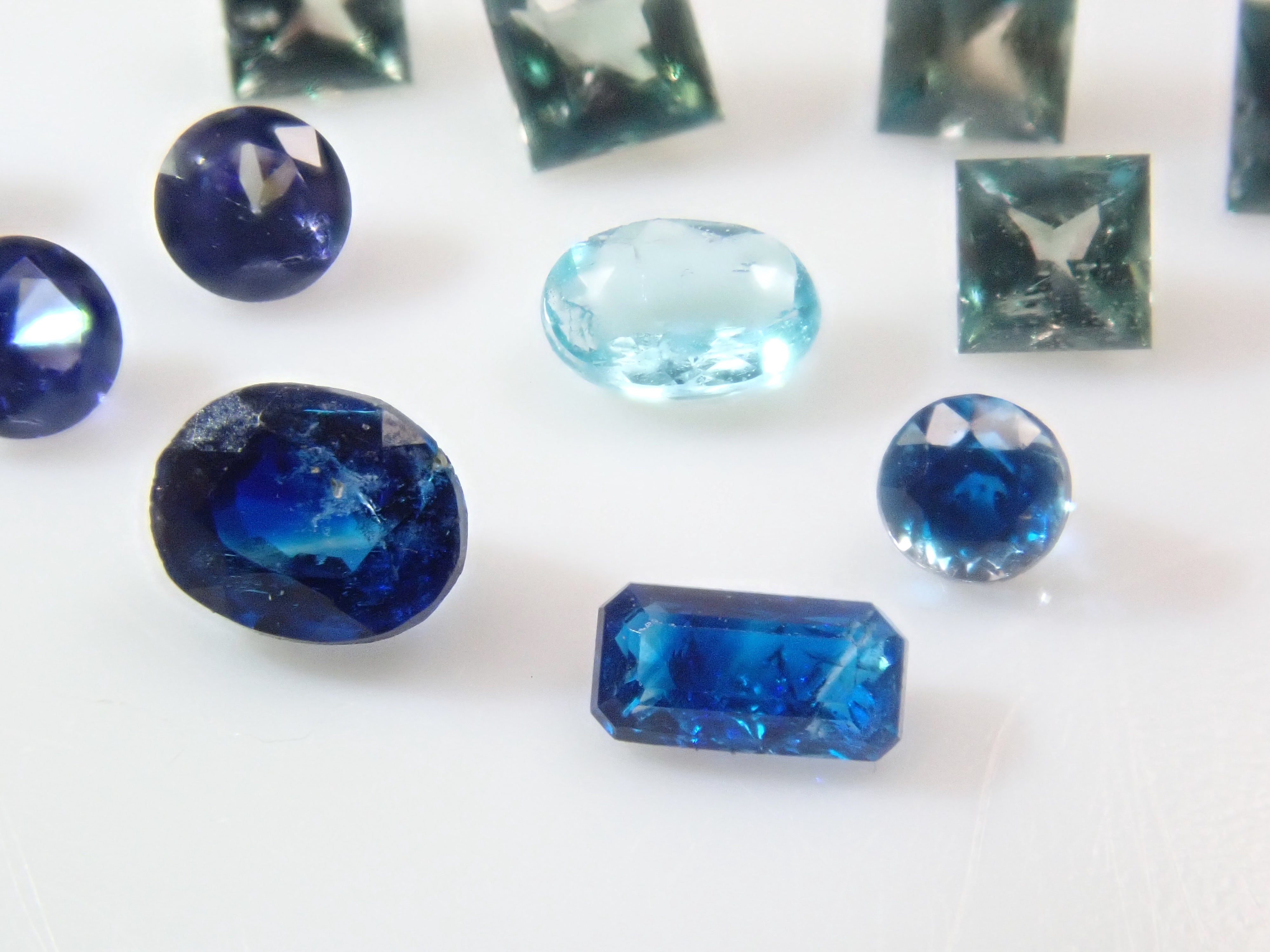 【8/17 22時販売】《限定12石》レアストーンガチャ💎ベニトアイト・ジンバブエ産ユークレース・ブラジル産アレキサンドライト・パライバトルマリン1石ルース《複数購入割引有》