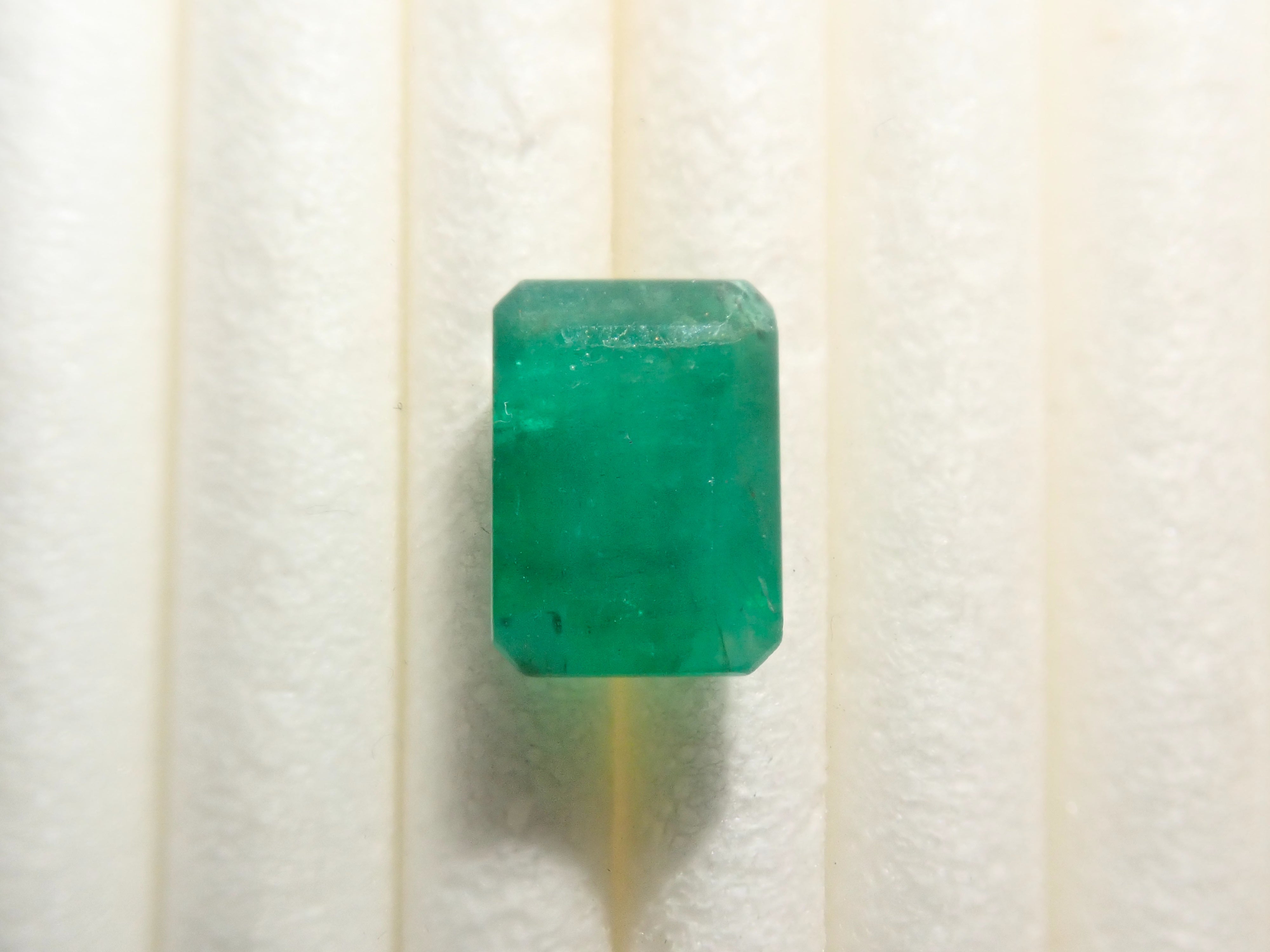 [Sales start 10 PM on 6/26] Limited to 30 sets: 1 in 10 is a pair of 2 stones - Zambian emerald loose stone (approx. 6x4mm, emerald cut) with deep color. (Multiple purchase discount available)