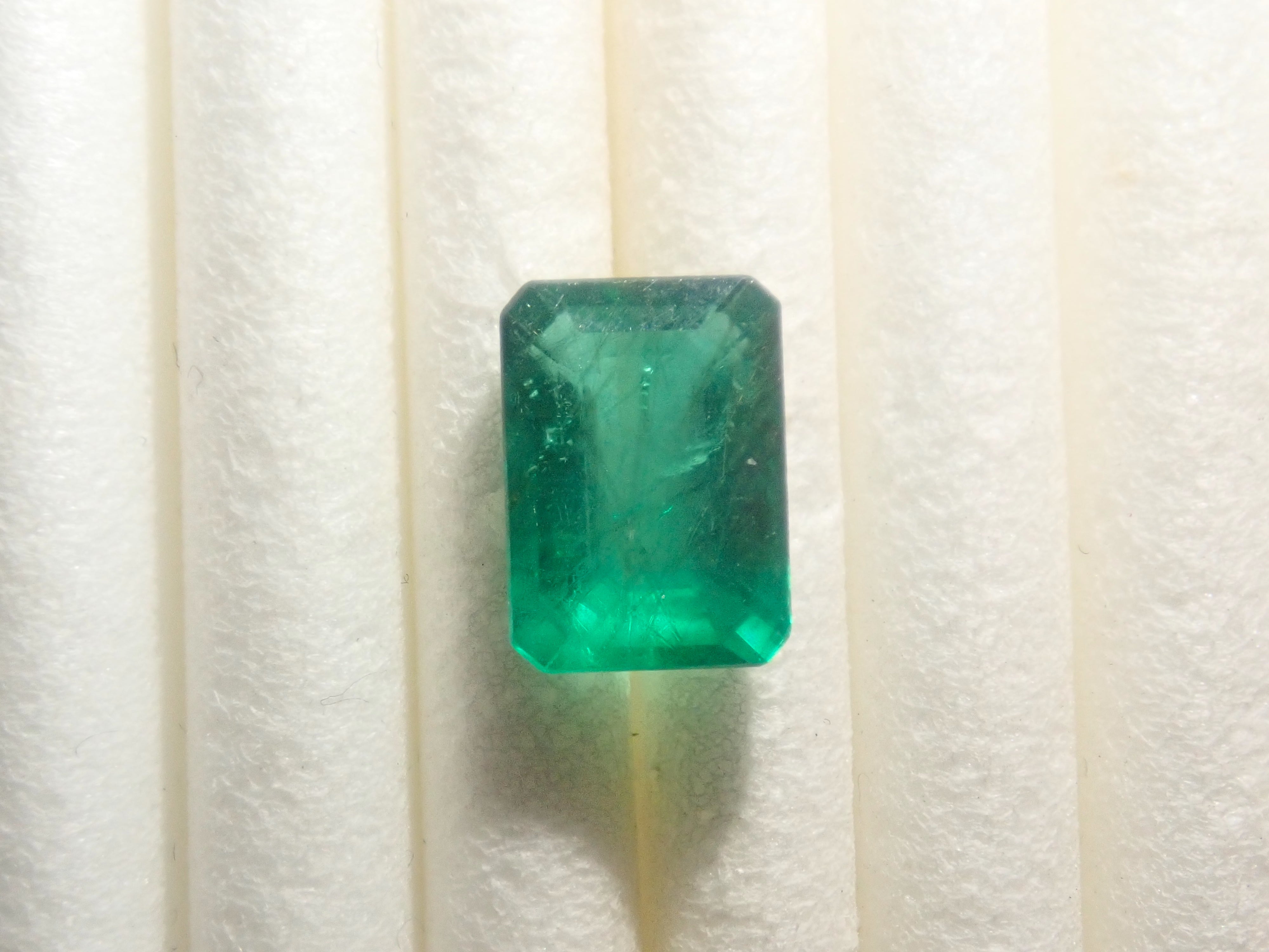 [Sales start 10 PM on 6/26] Limited to 30 sets: 1 in 10 is a pair of 2 stones - Zambian emerald loose stone (approx. 6x4mm, emerald cut) with deep color. (Multiple purchase discount available)