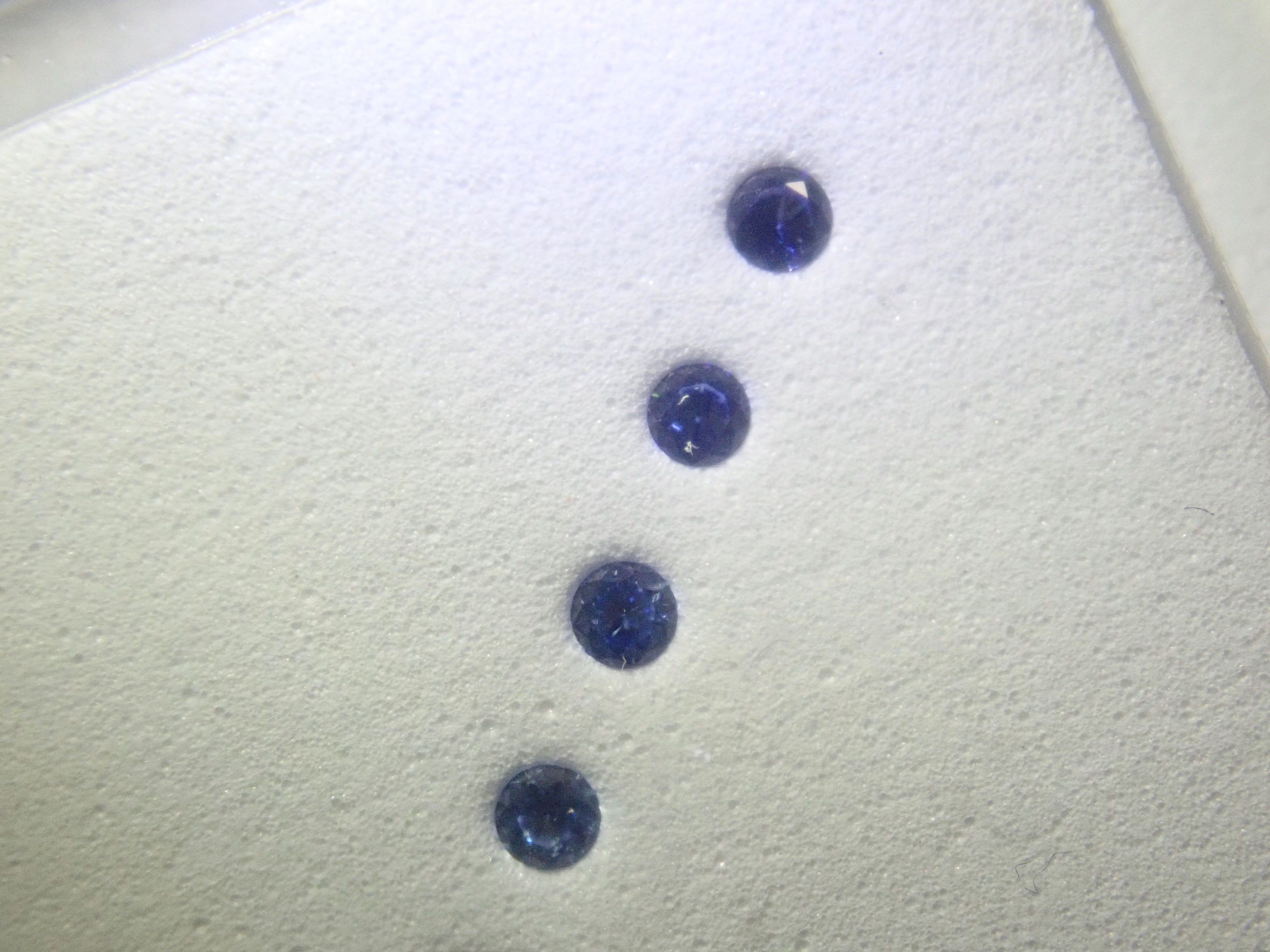 【2/15 22時販売】《限定1セット・ツーソン新着》ベニトアイトグラデーション6石セット（1.75mm,ラウンドカット,トップクオリティ含む）