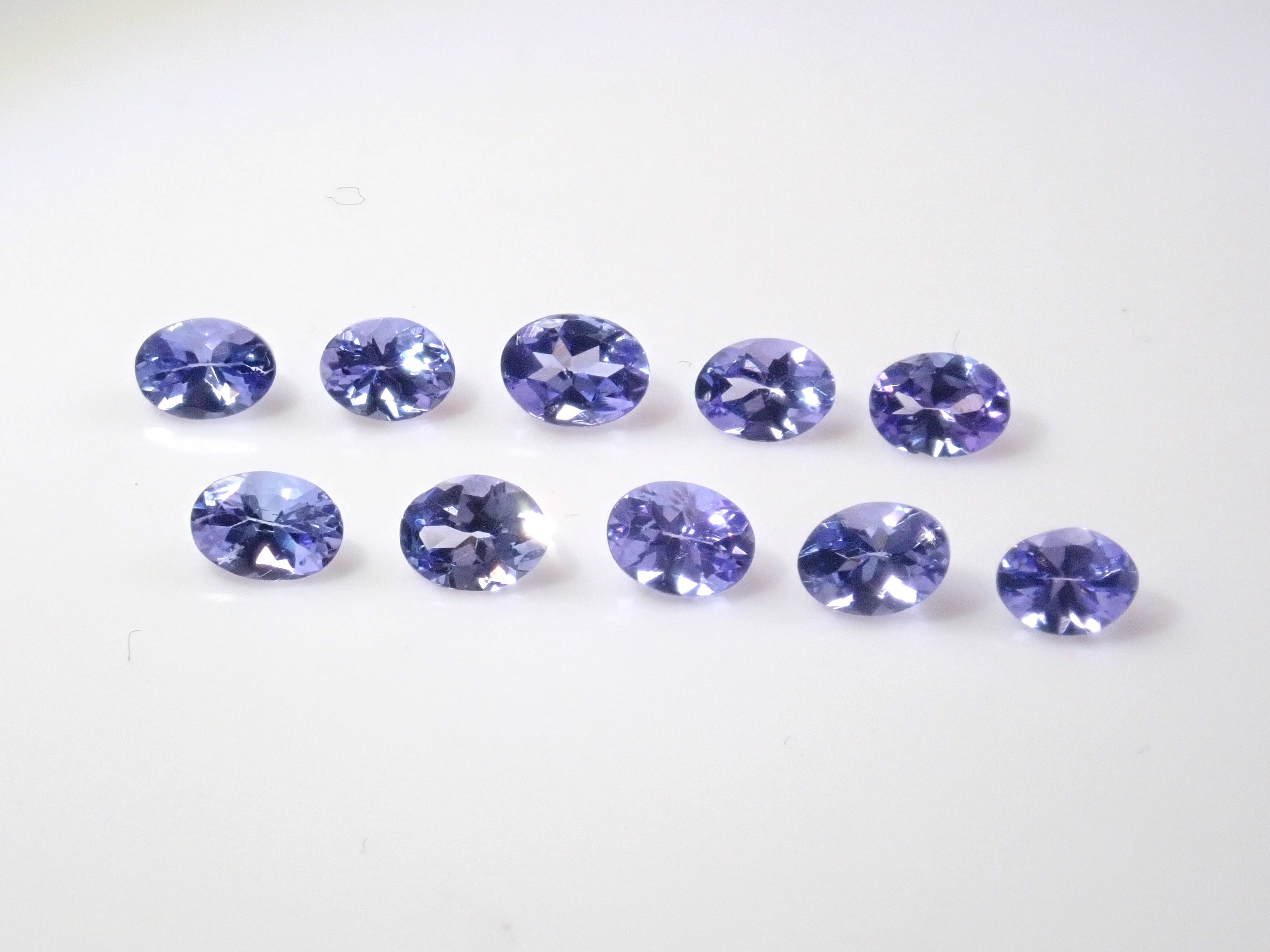 Limited to 11 stones: Set of 2 Tanzanite rough stones and loose stones from Tanzania: Discounts for multiple purchases